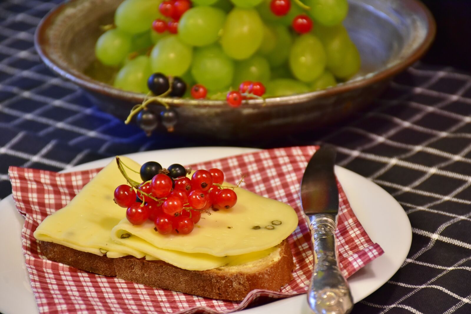 Nikon D7200 sample photo. Cheese bread, bread, cheese photography