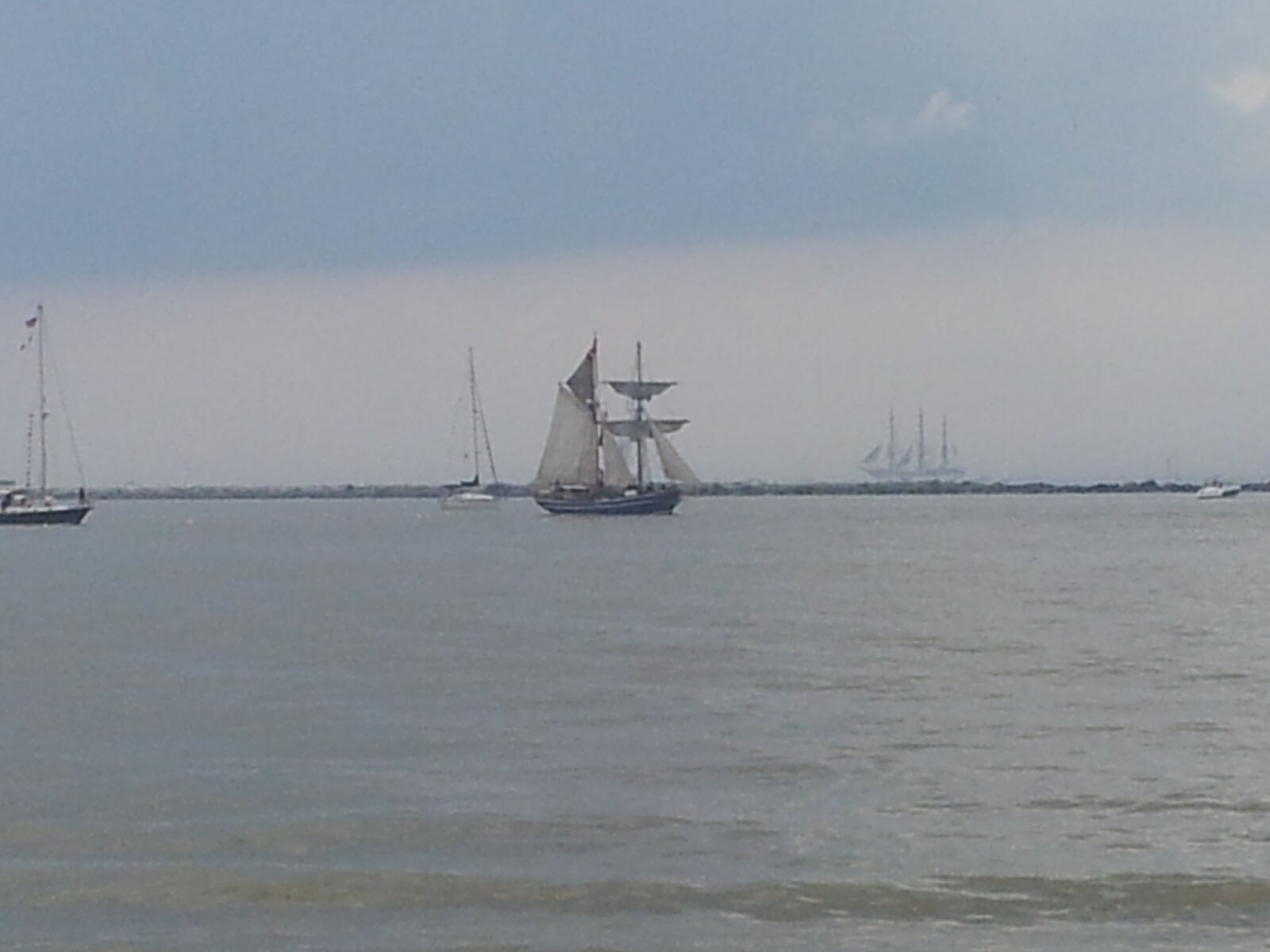 Samsung Galaxy S2 sample photo. Cleveland, lake, eerie, ship photography