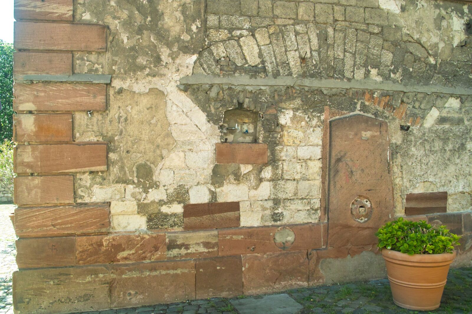 Sigma SD14 sample photo. Background, stone wall, mainz photography