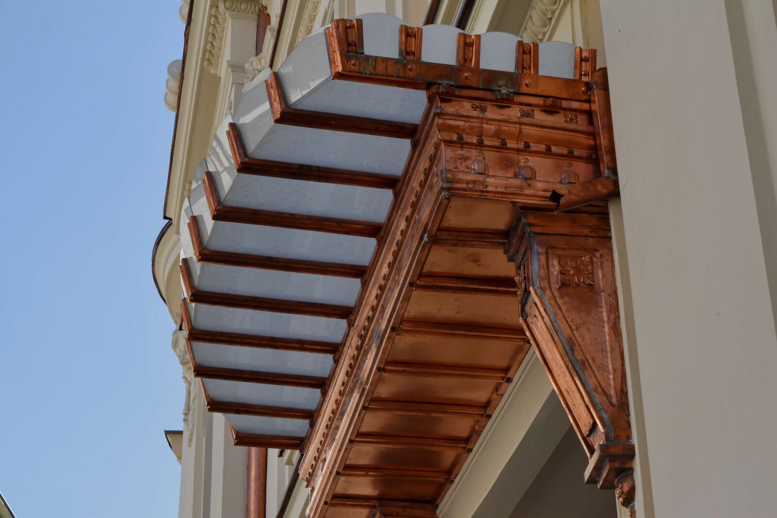 Nikon D5500 sample photo. Copper, decorative, entrance, architecture photography