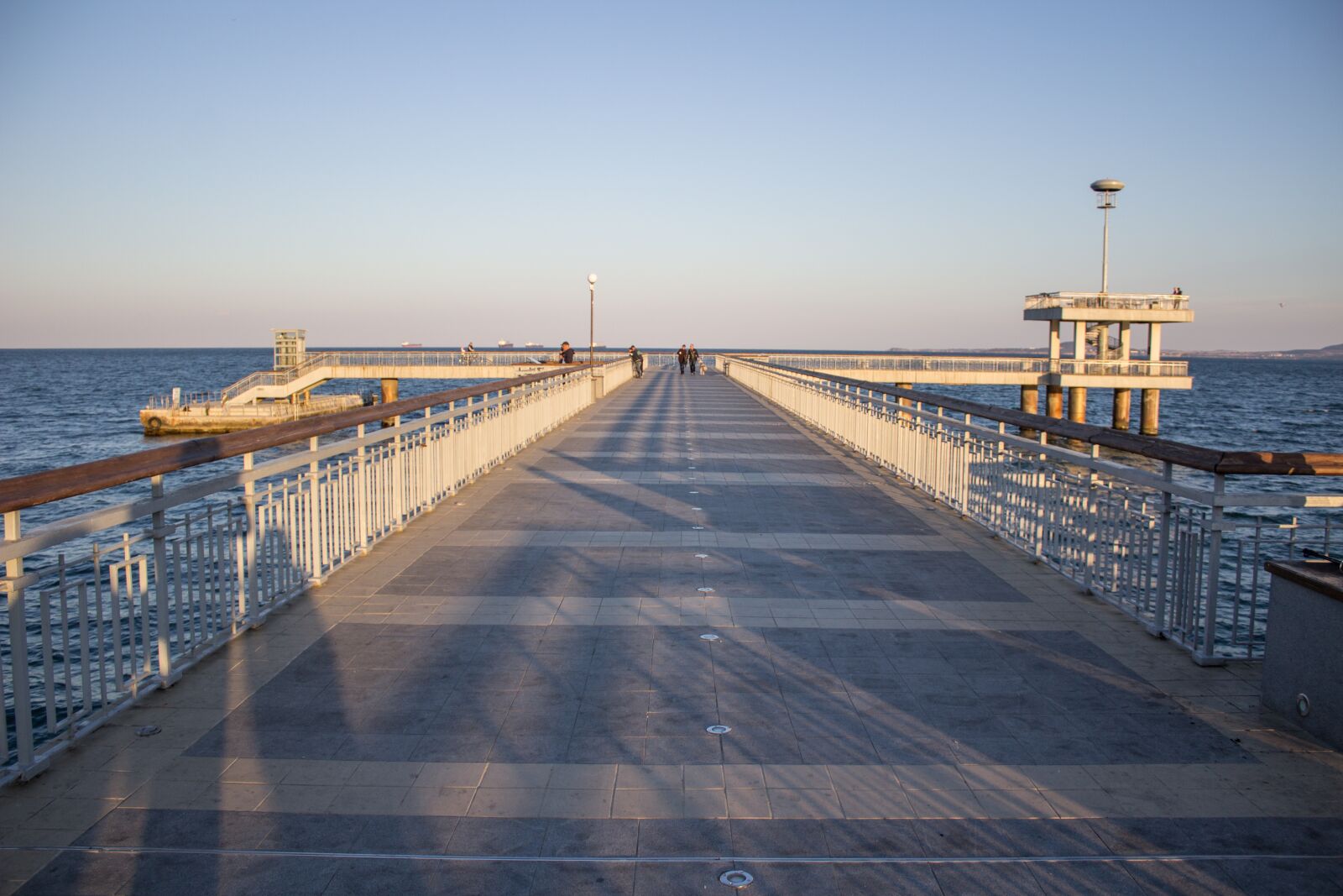 Canon EOS 1200D (EOS Rebel T5 / EOS Kiss X70 / EOS Hi) sample photo. Pier, sea, port photography