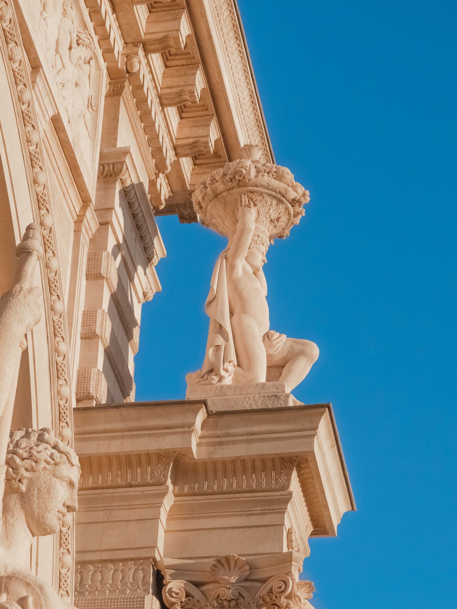 Fujifilm X30 sample photo. France, marseille, statue photography