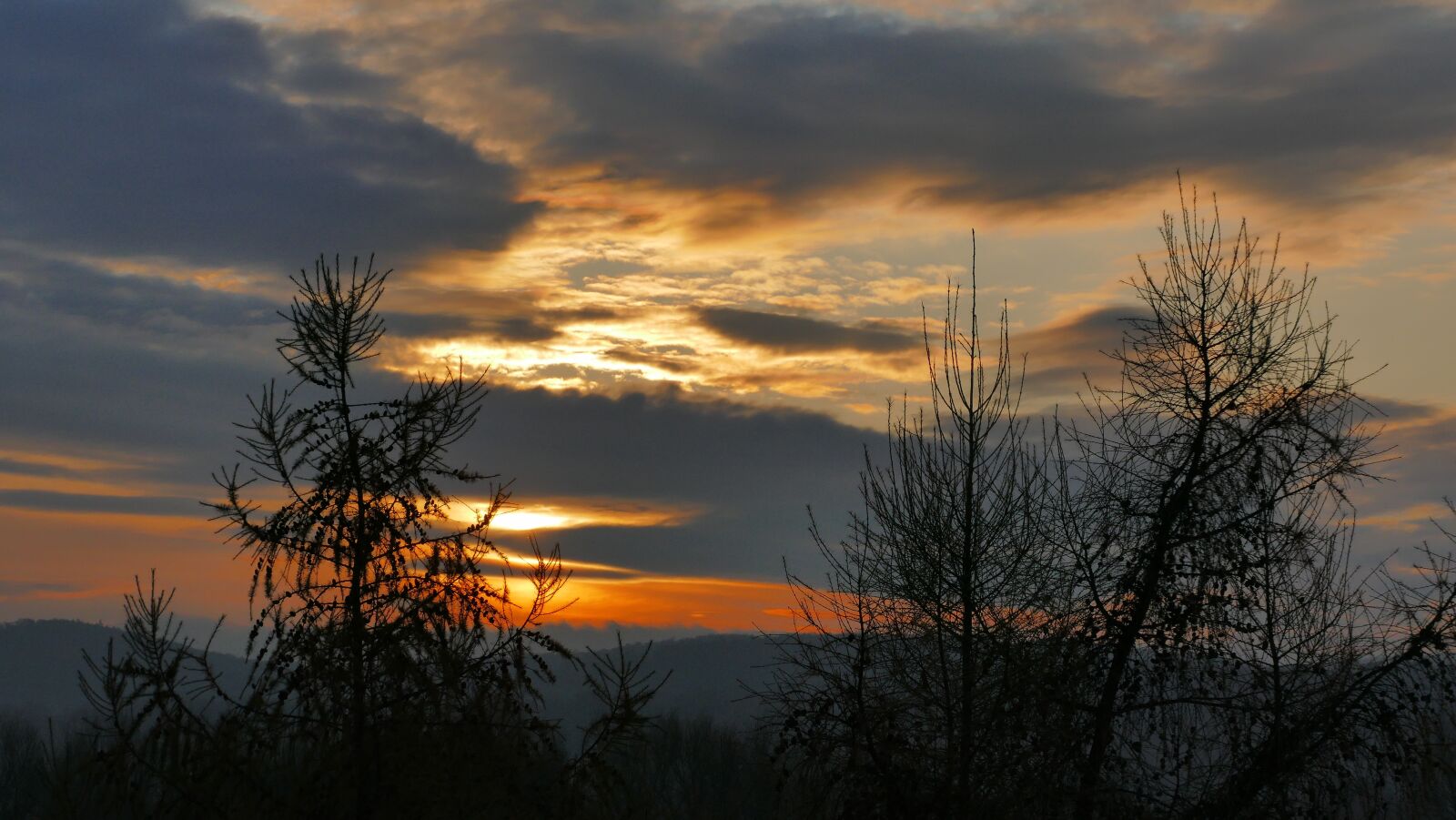 Panasonic Lumix DMC-FZ1000 sample photo. Sunrise, sky, clouds photography
