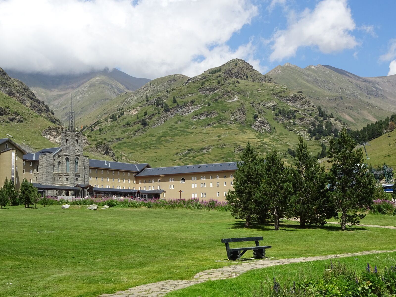 Sony DSC-HX60 sample photo. Landscape, núria, mountains photography