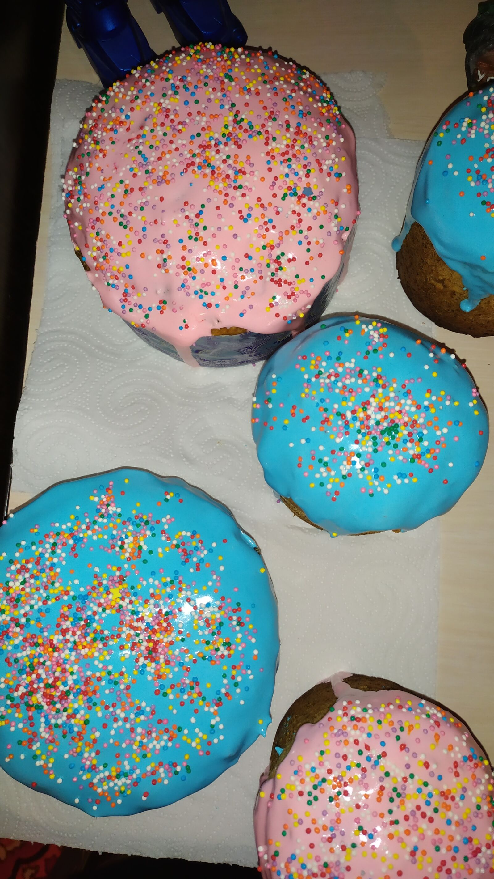 Xiaomi Redmi Note 7 sample photo. Easter, cakes, eggs photography