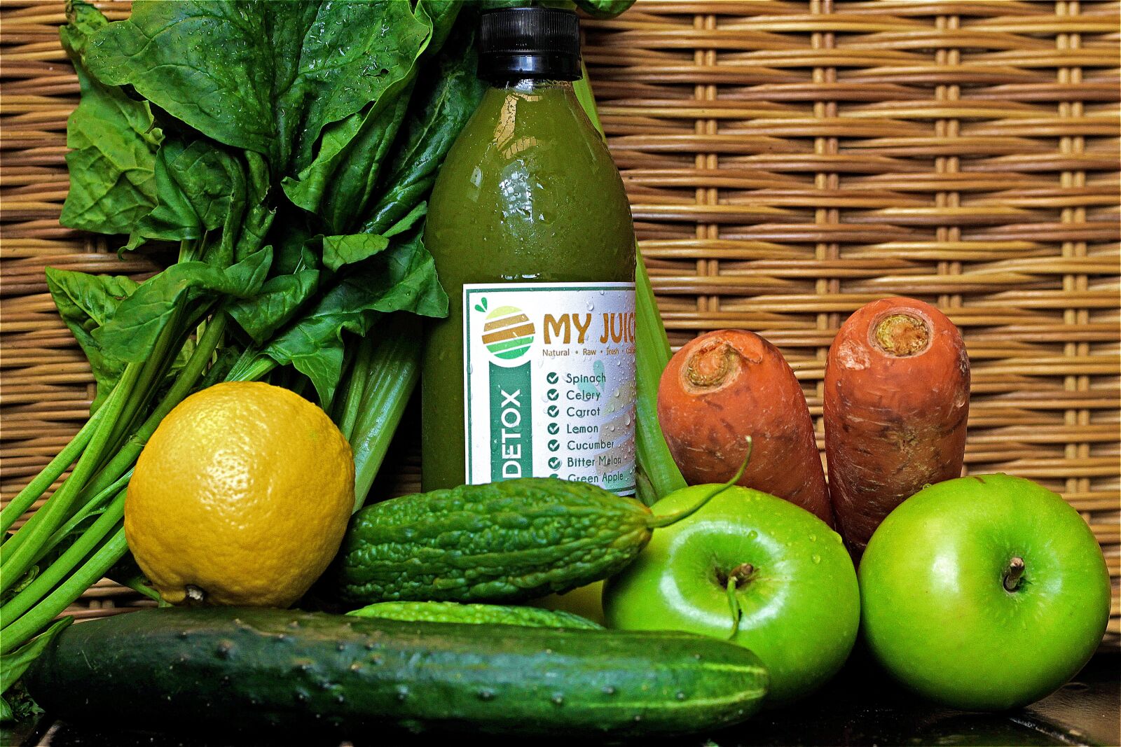 Canon EOS 60D + Canon EF 50mm F1.8 II sample photo. Juice, vegetables, healthy photography