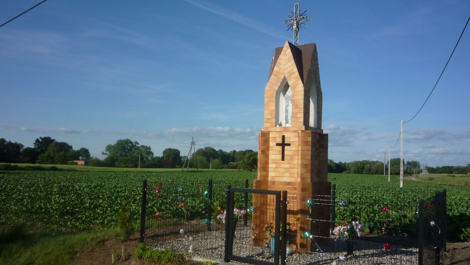 Panasonic DMC-LZ10 sample photo. Chapel, poland, village photography