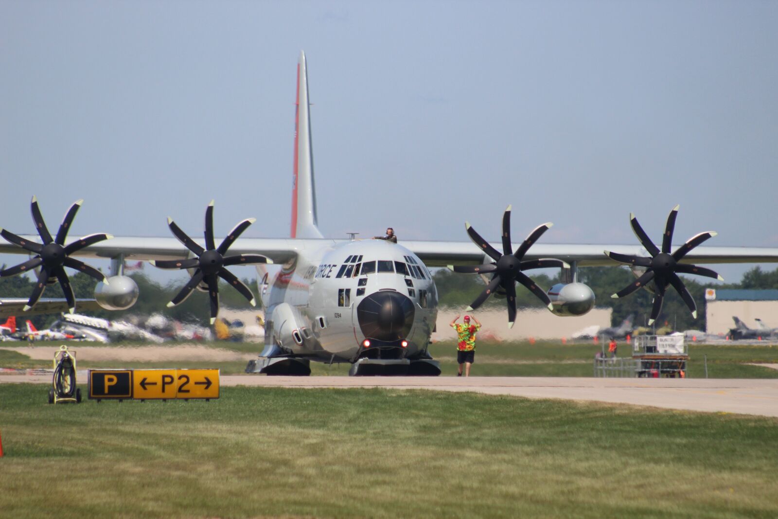 Canon EOS 1300D (EOS Rebel T6 / EOS Kiss X80) sample photo. Air force, c-130, hercule photography