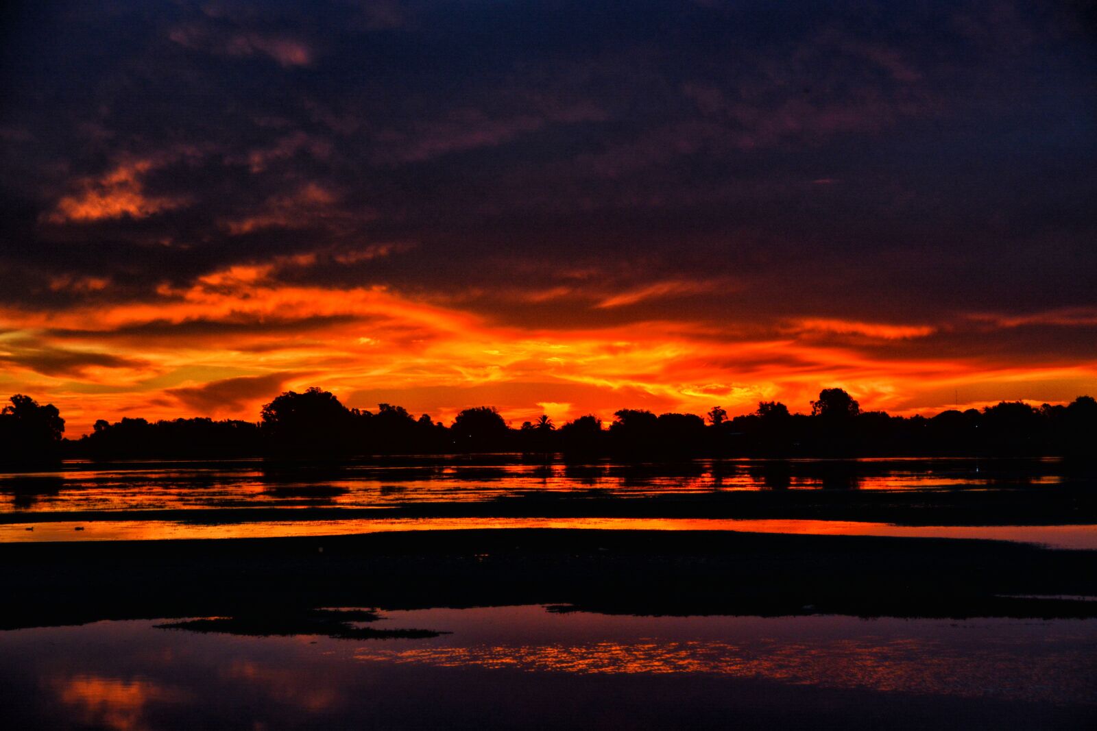 Nikon D5200 sample photo. Sunset, body of water photography