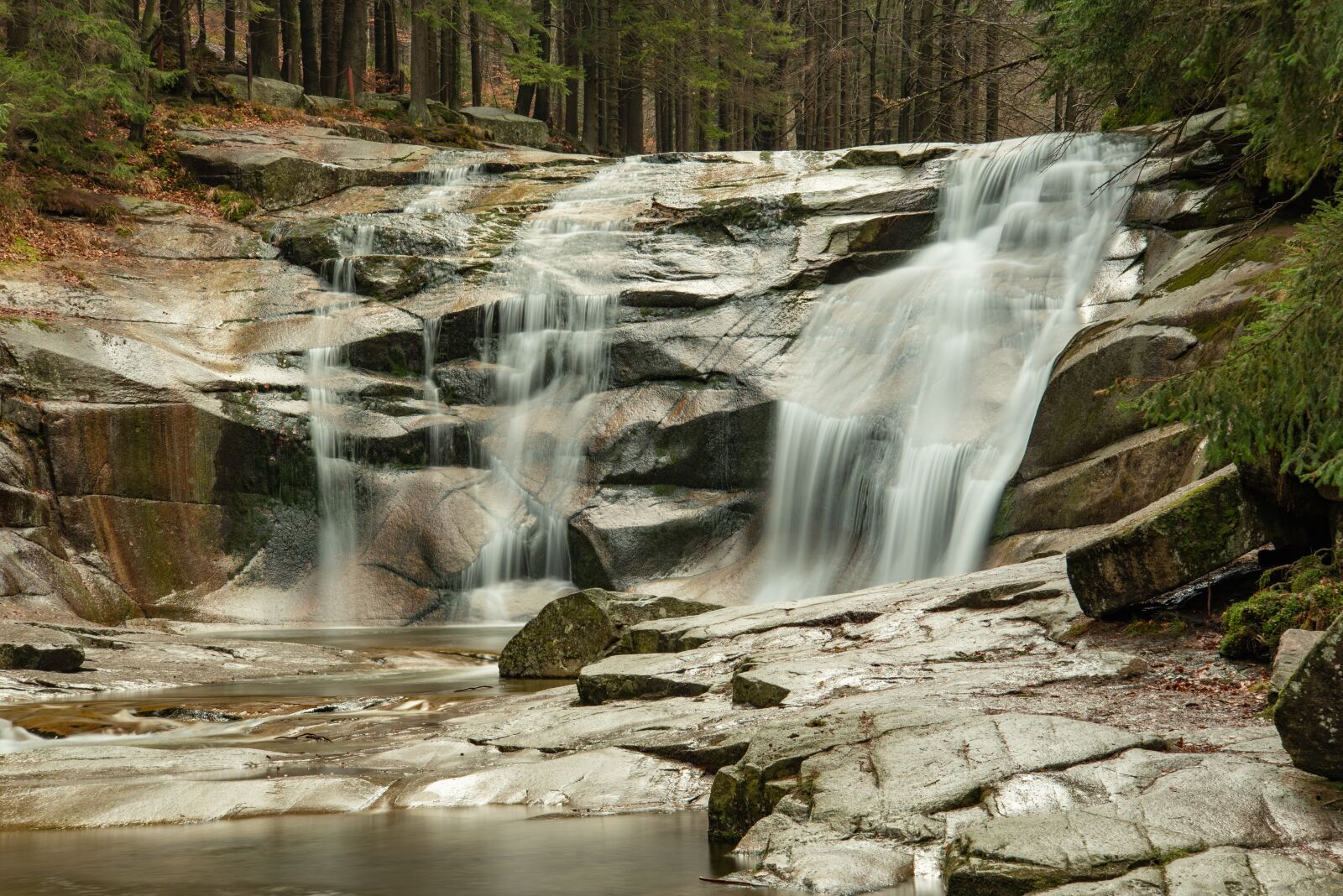 Nikon D750 sample photo. Waterfall, autumn, forest photography