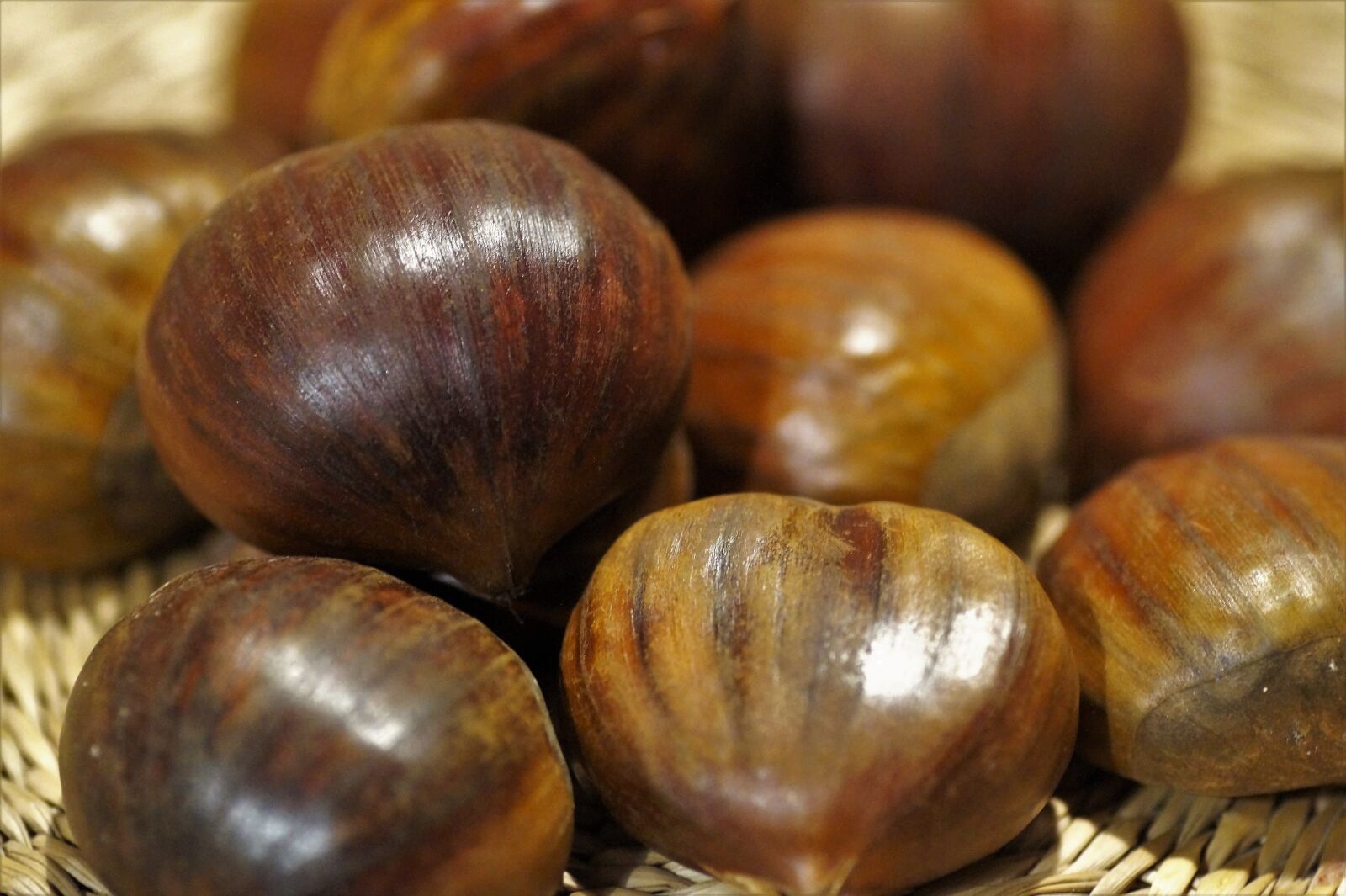 Sony SLT-A58 sample photo. Edible chestnuts, peel, shell photography