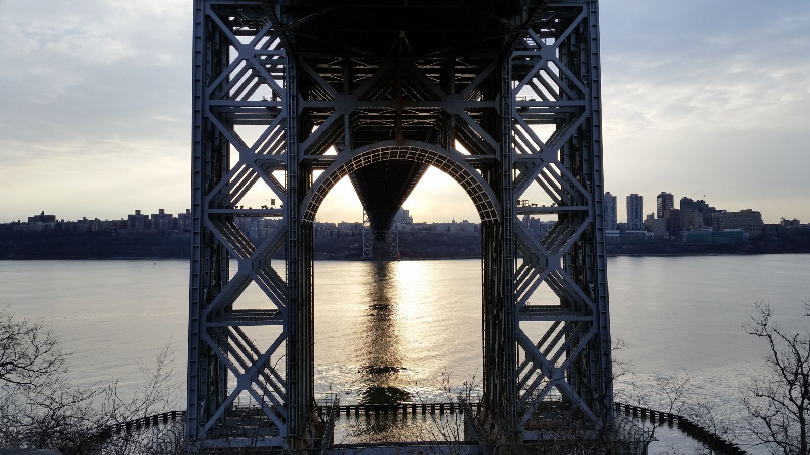 Samsung Galaxy S5 sample photo. Bridge, some people don't photography