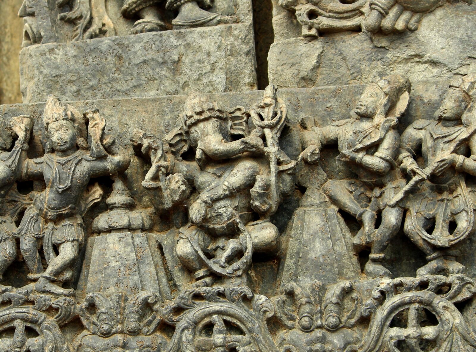 Canon EF-S 55-250mm F4-5.6 IS II sample photo. Belur, halebeedu, hoysala photography