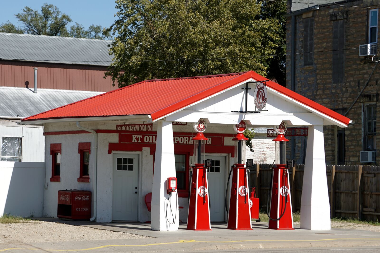 Sony E 55-210mm F4.5-6.3 OSS sample photo. Gas station, usa, gas photography