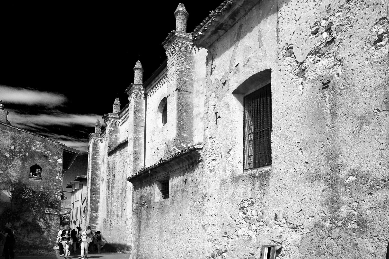 Ricoh GR III sample photo. City, sirmione, architecture photography