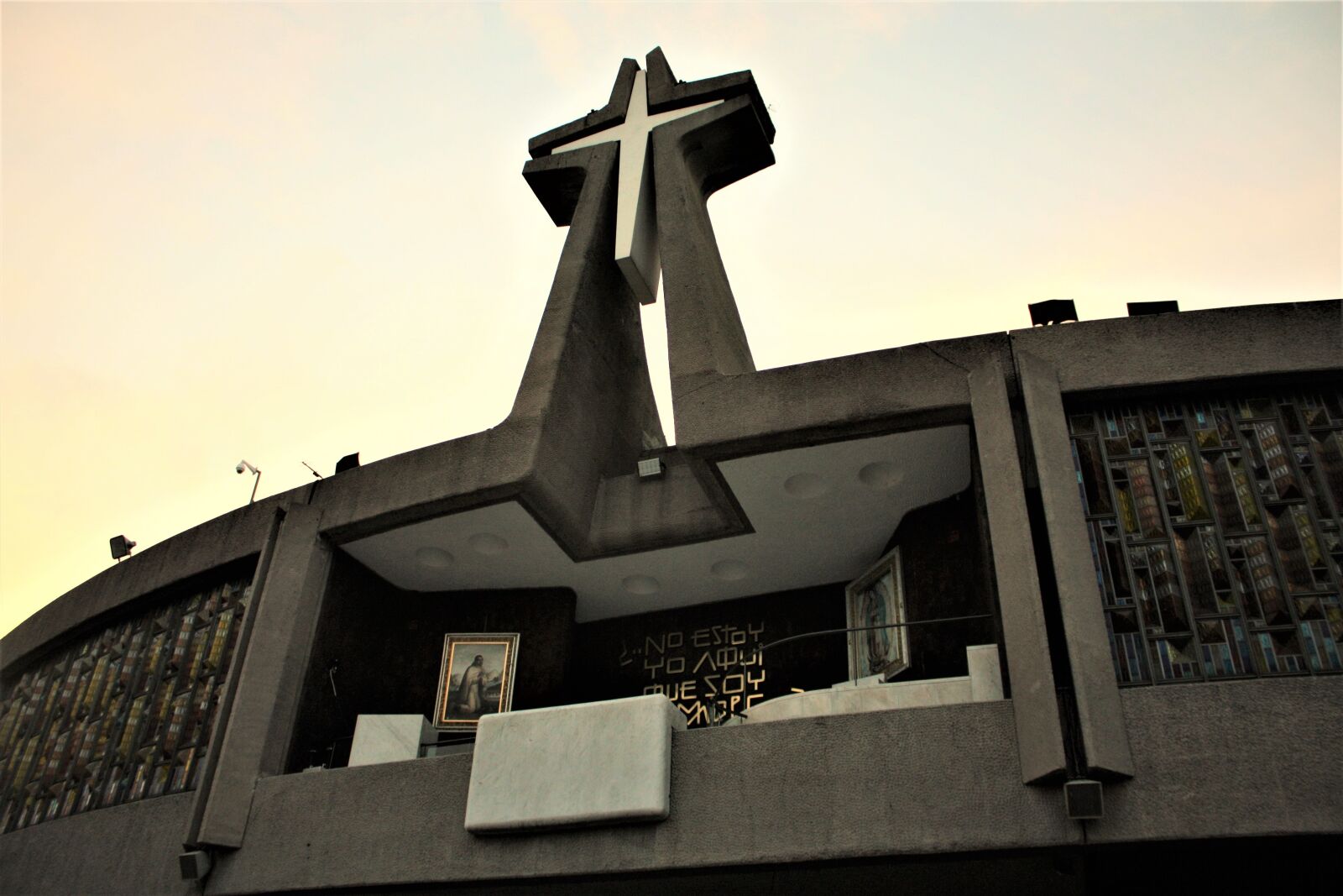 Canon EOS 450D (EOS Rebel XSi / EOS Kiss X2) sample photo. Mexico, god, religion photography