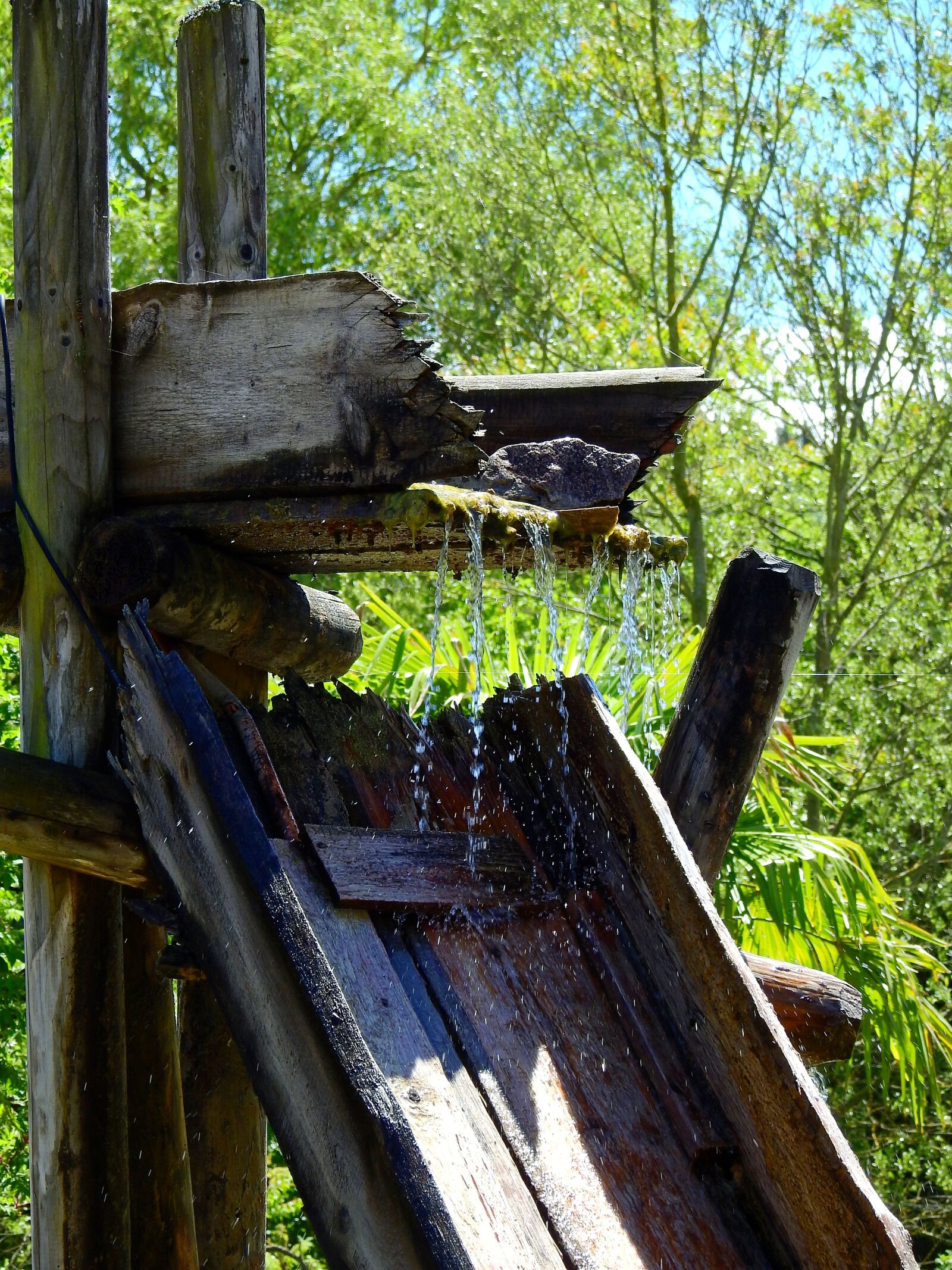 Nikon Coolpix P900 sample photo. Water, gutter, gully photography