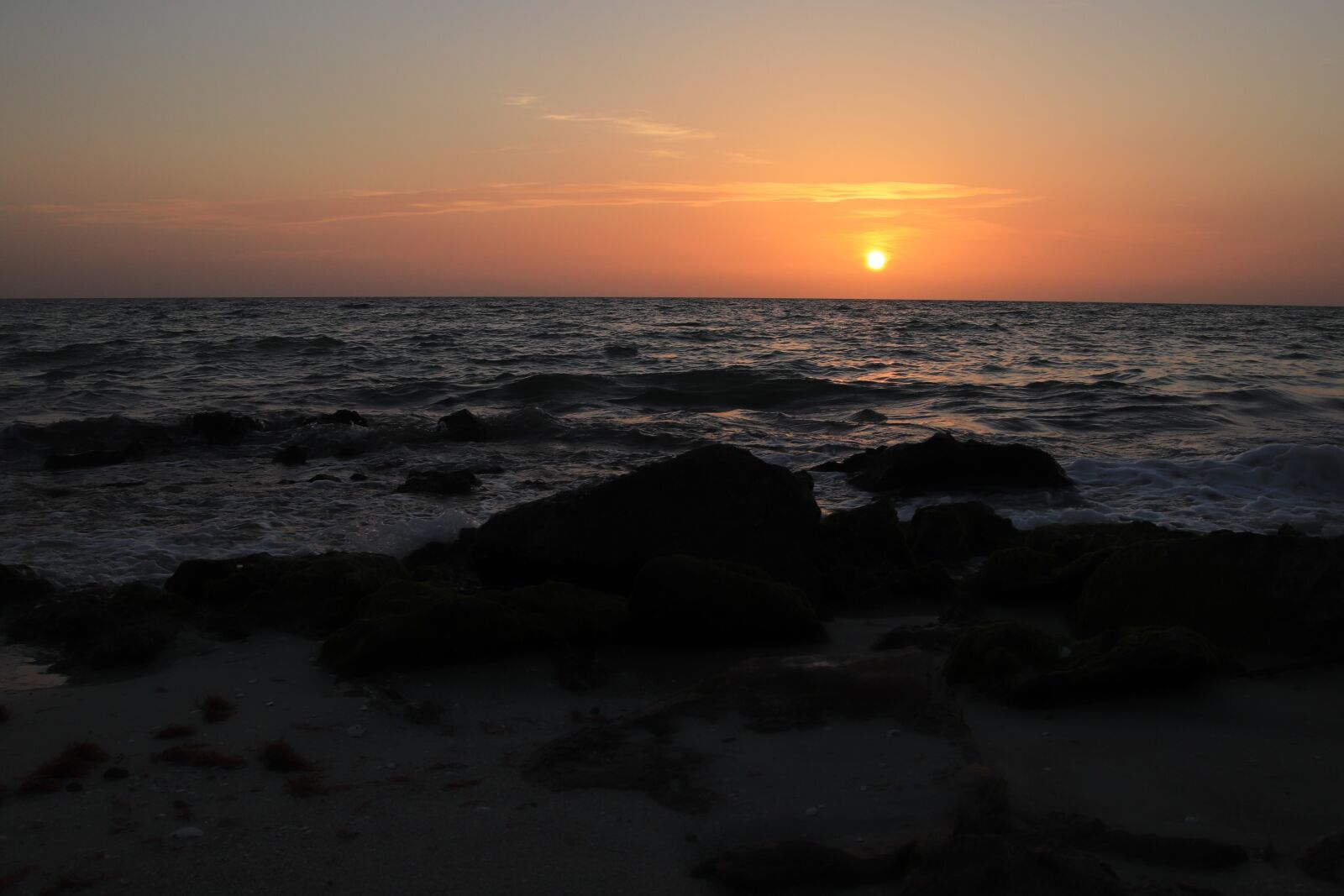 Canon EOS 800D (EOS Rebel T7i / EOS Kiss X9i) sample photo. Sunset, naples, beach photography