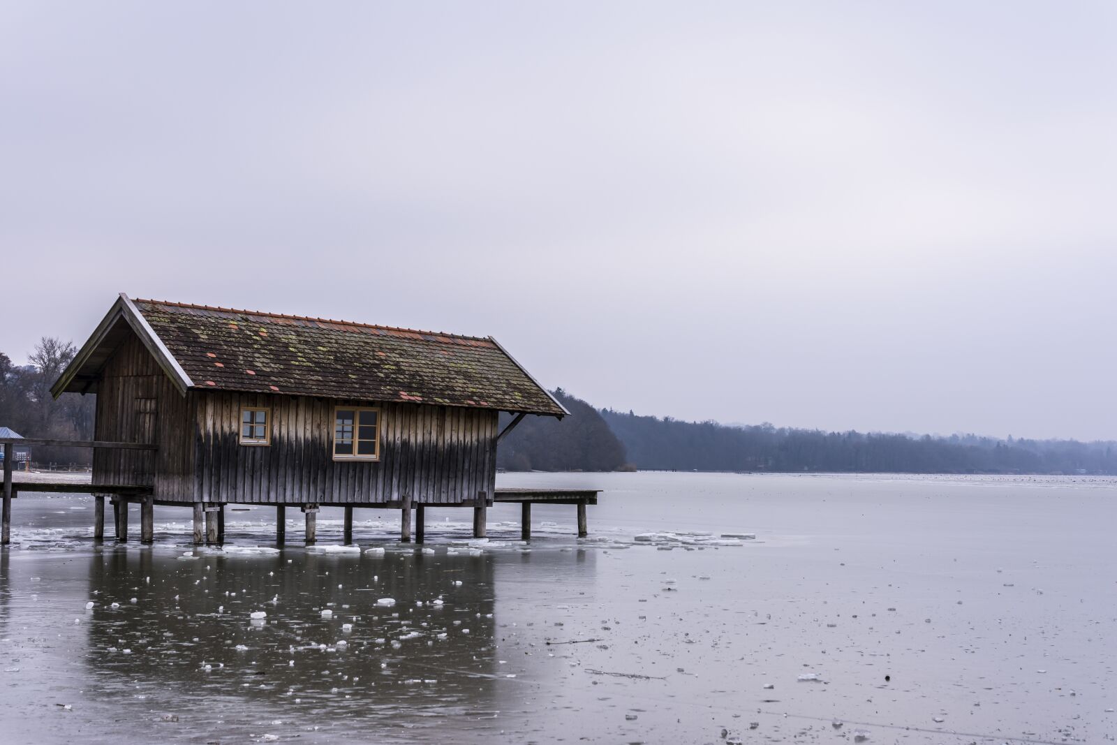 Nikon D7200 sample photo. Ammersee, boat house, frozen photography