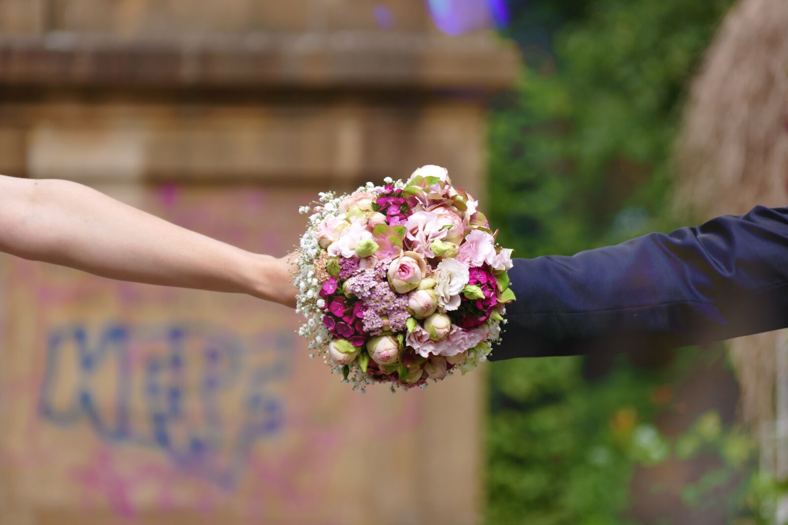 Panasonic Lumix DMC-FZ1000 sample photo. Wedding, bridal bouquet, flowers photography