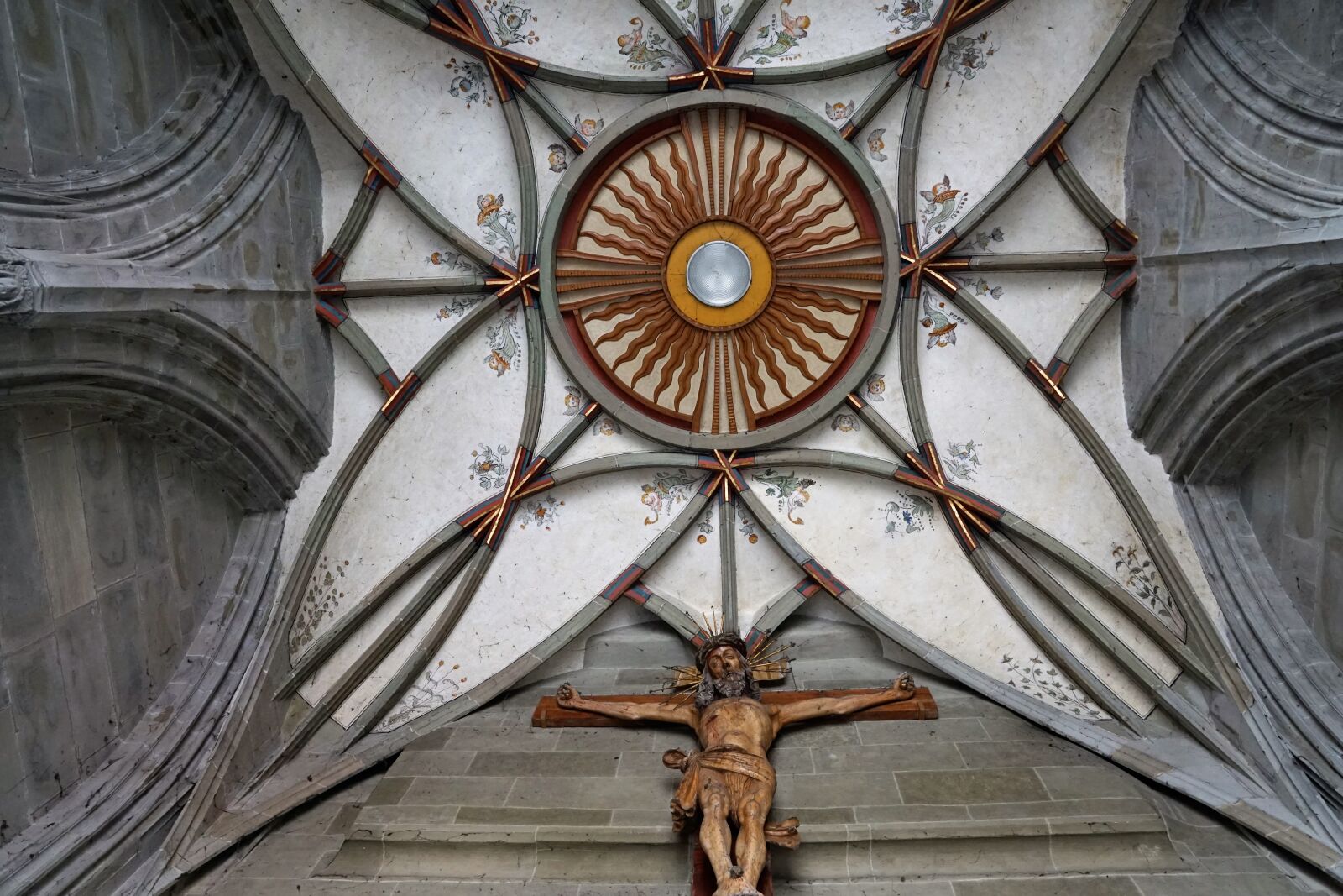 Sony ILCA-77M2 + Sony DT 16-50mm F2.8 SSM sample photo. Blanket, münster, church photography