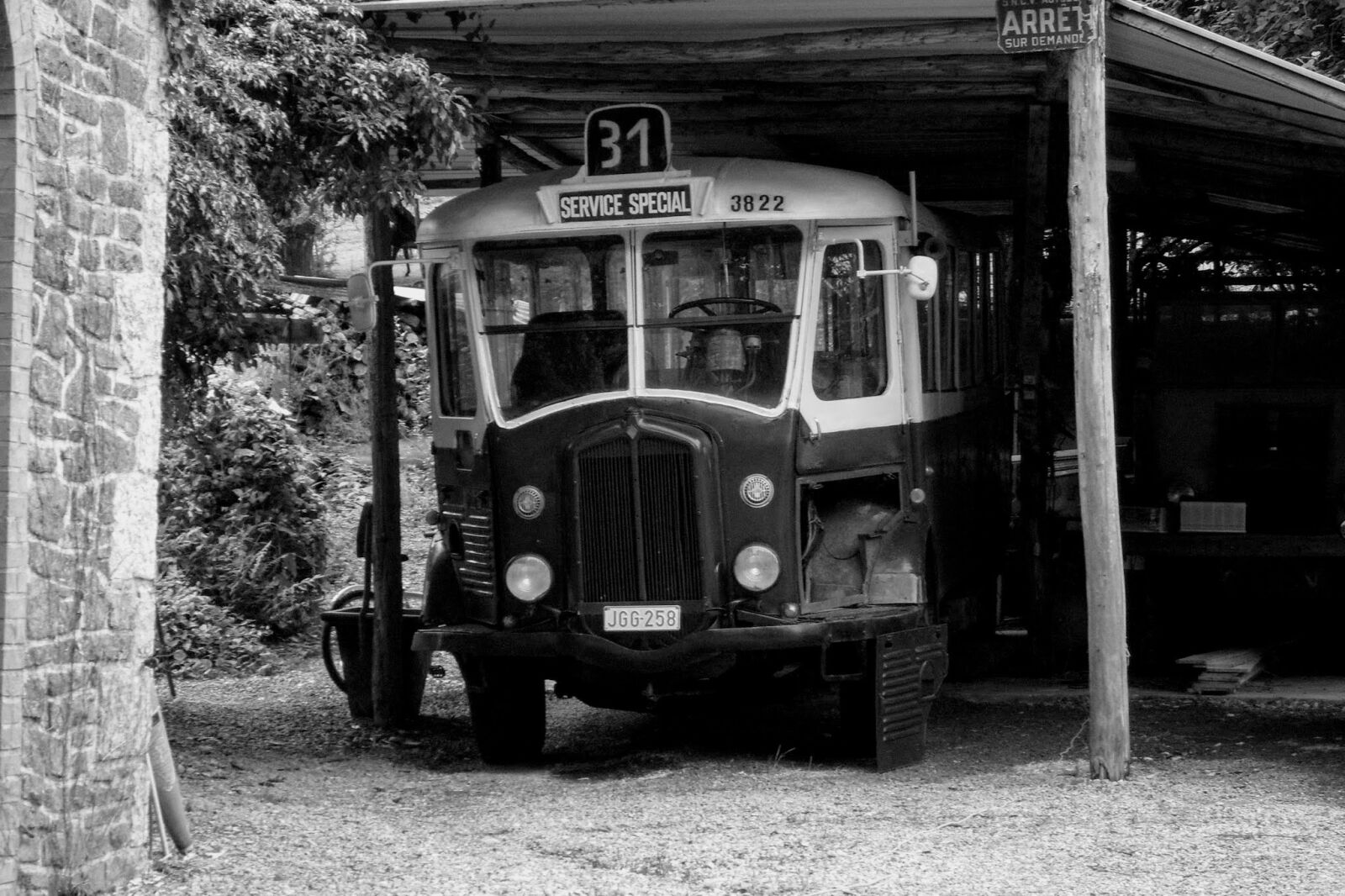 Samsung Digimax S830 / Kenox S830 sample photo. Bus, old, oldtimer photography