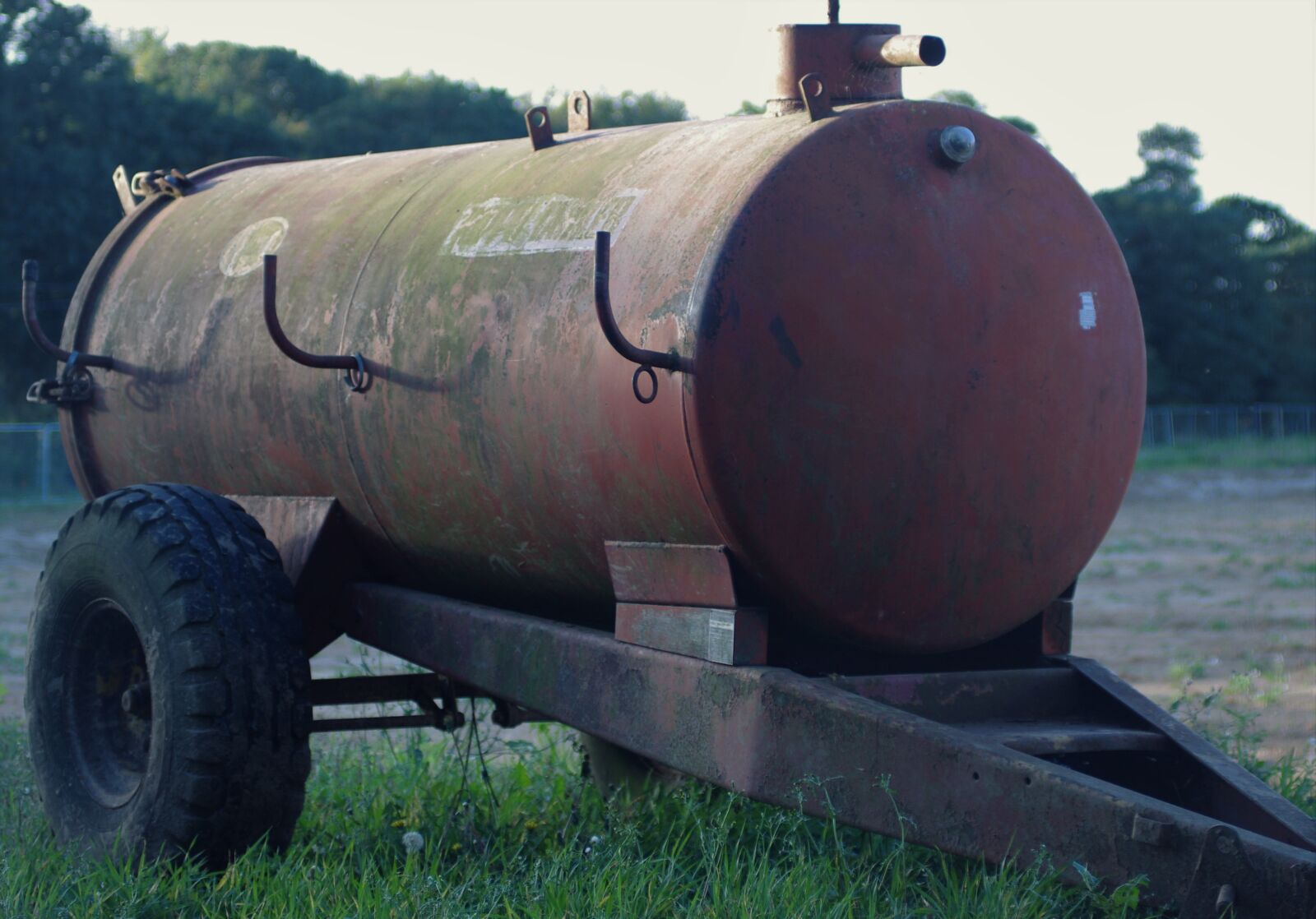 Pentax K-x sample photo. Farming, spreader, agriculture photography