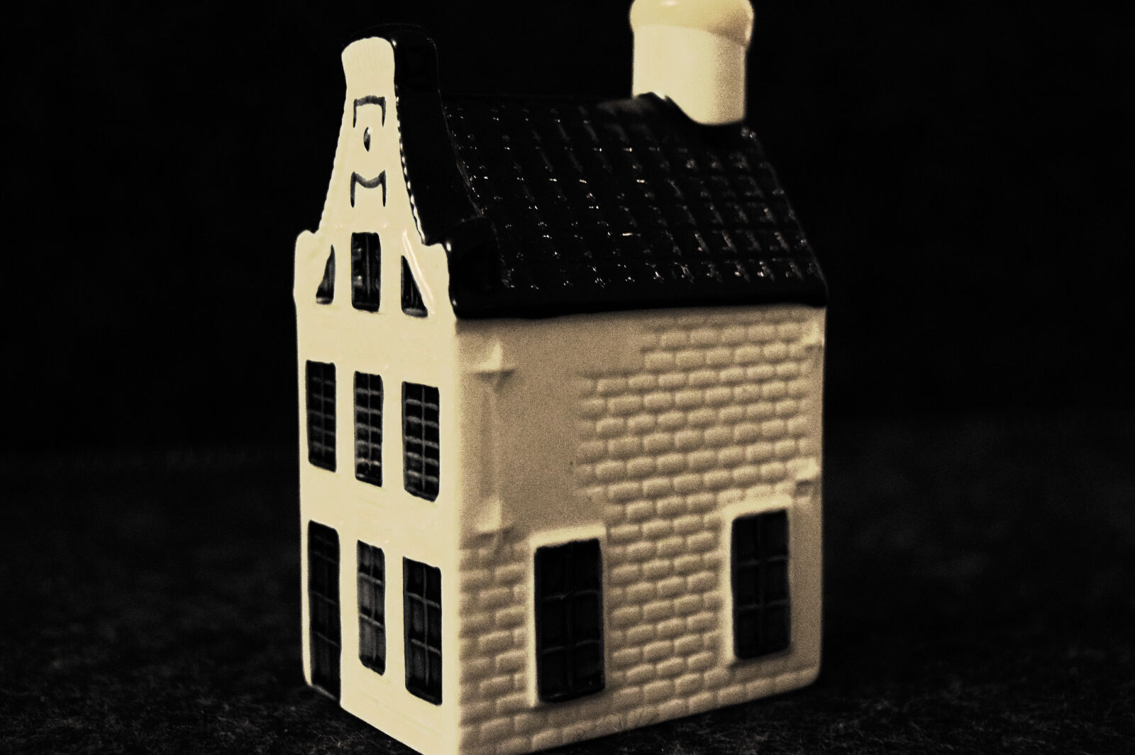 Nikon D3300 sample photo. Alcohol, ceramic, house, souvenir photography