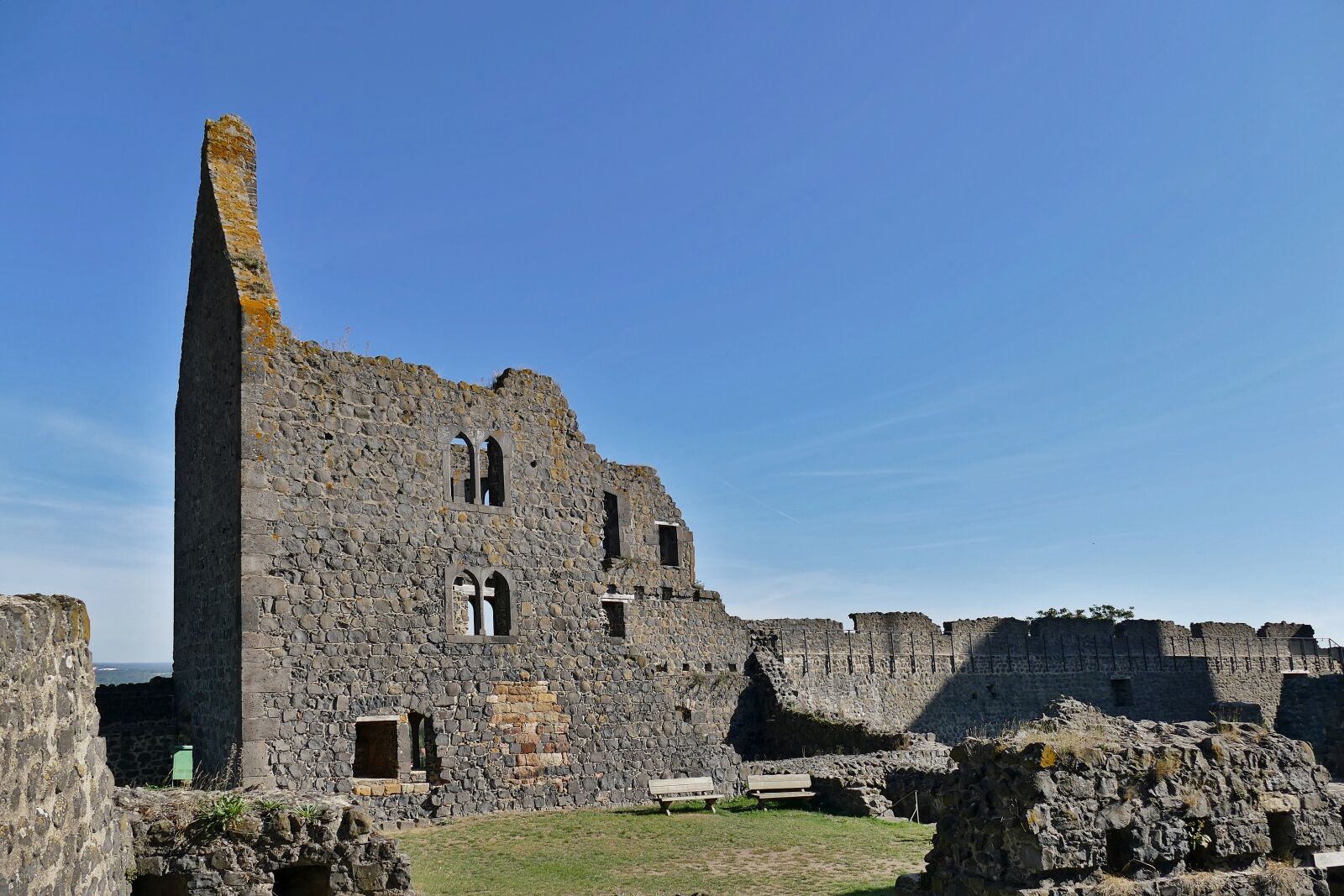 Panasonic Lumix DMC-FZ1000 sample photo. Castle, m nzenberg, coins photography