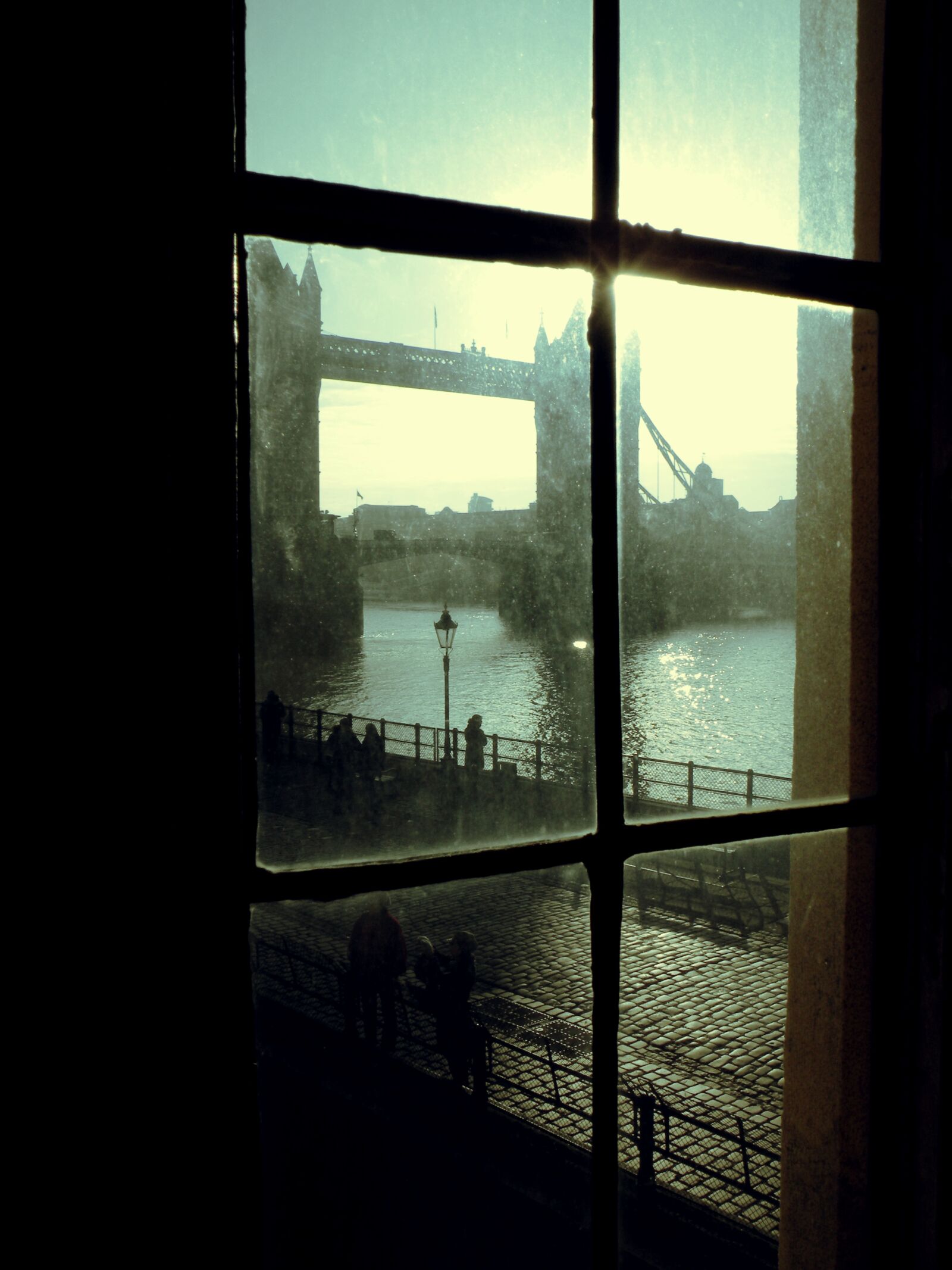 Nikon Coolpix P80 sample photo. Bridge, london, vintage, windows photography