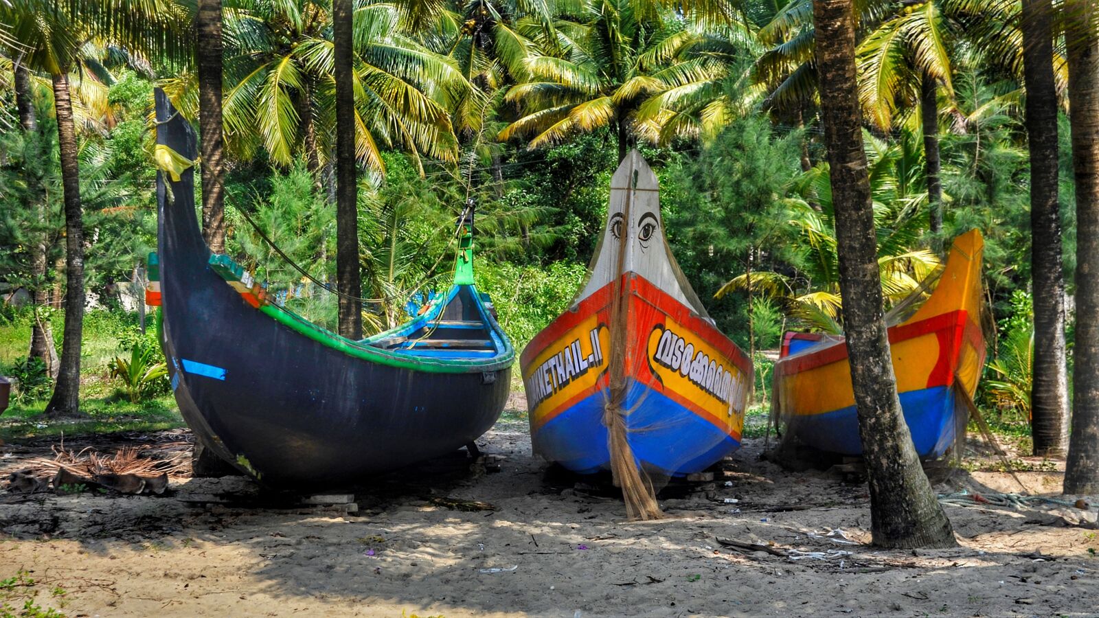 Nikon D5100 sample photo. Boats, wooden, beach photography
