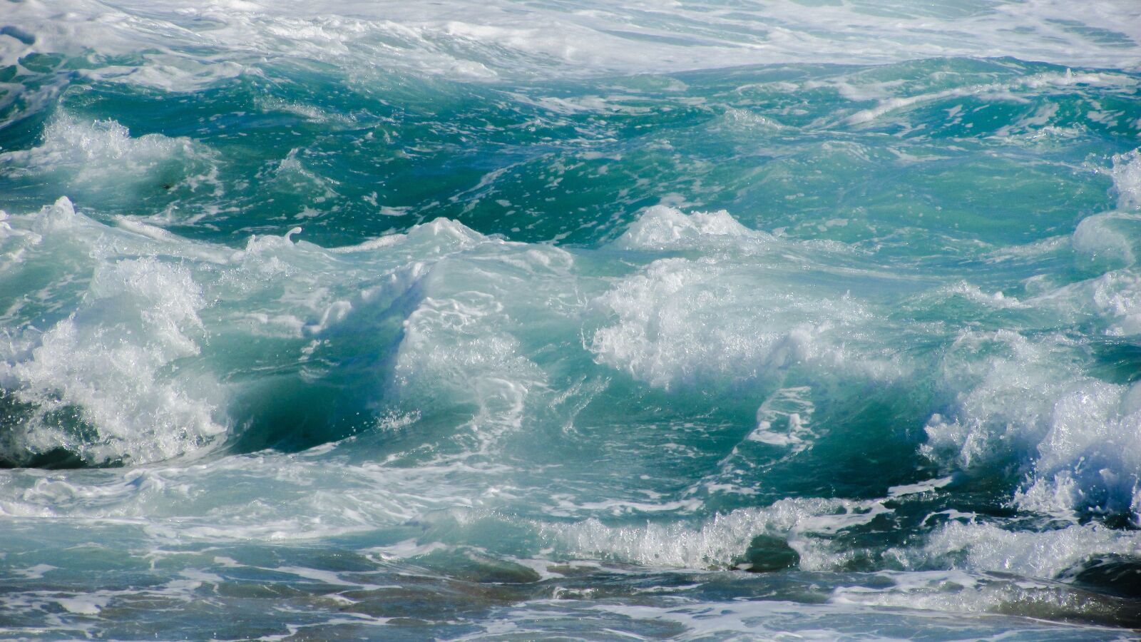 Canon PowerShot SX400 IS sample photo. Wave, smashing, sea photography