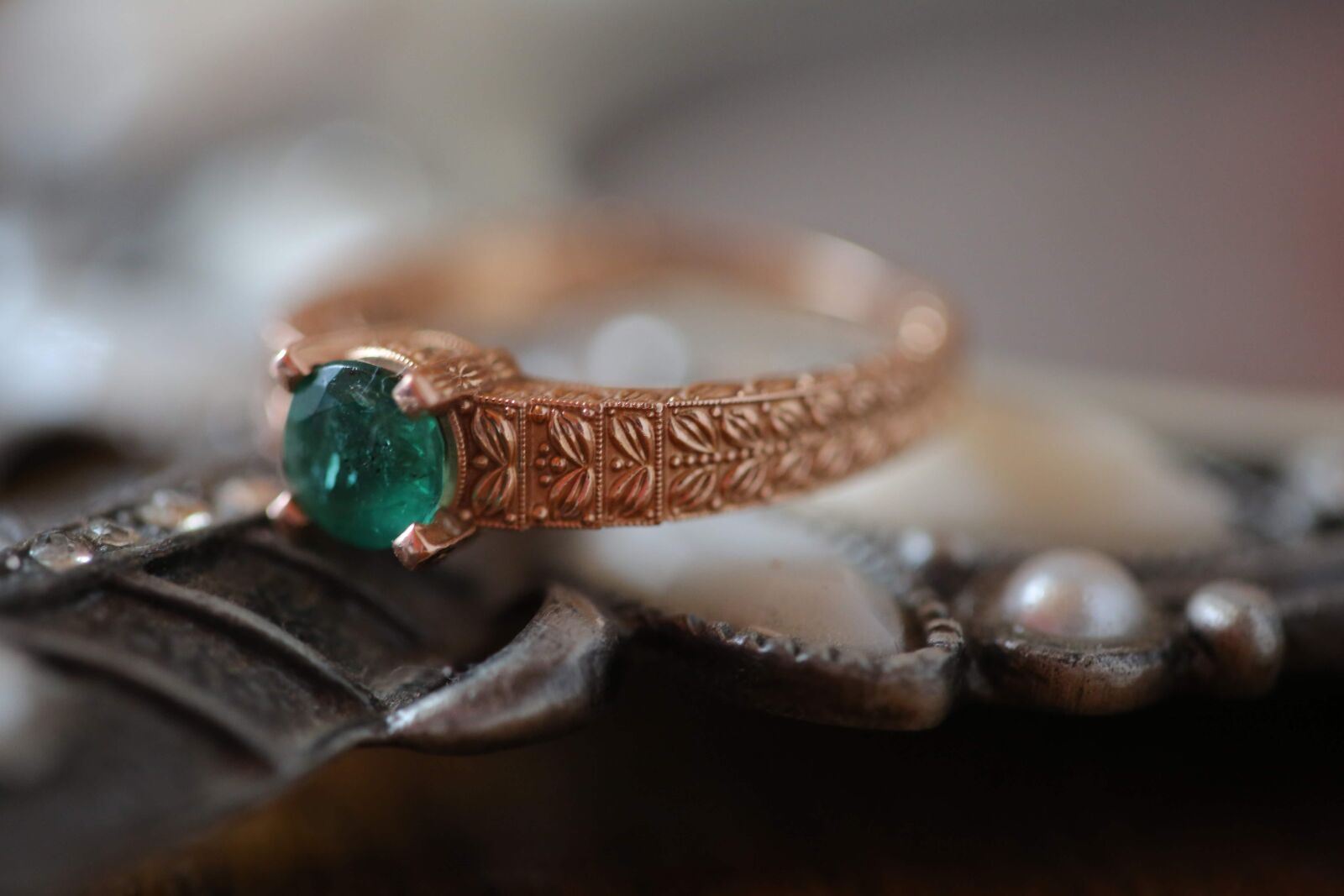 Canon EF 100mm F2.8 Macro USM sample photo. Close-up, gold, jewel, ring photography