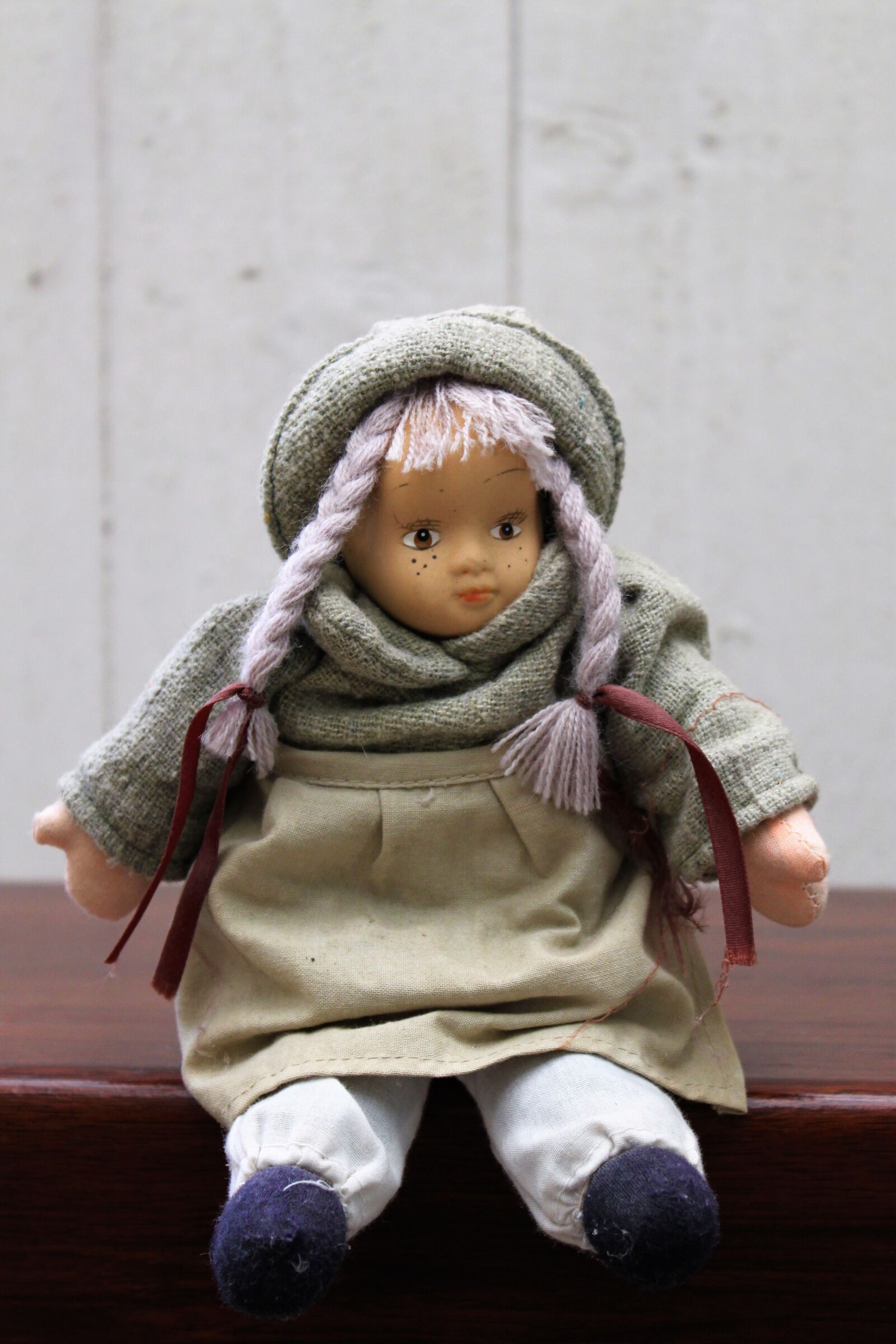 Canon EOS 500D (EOS Rebel T1i / EOS Kiss X3) sample photo. Girl, doll, braids photography