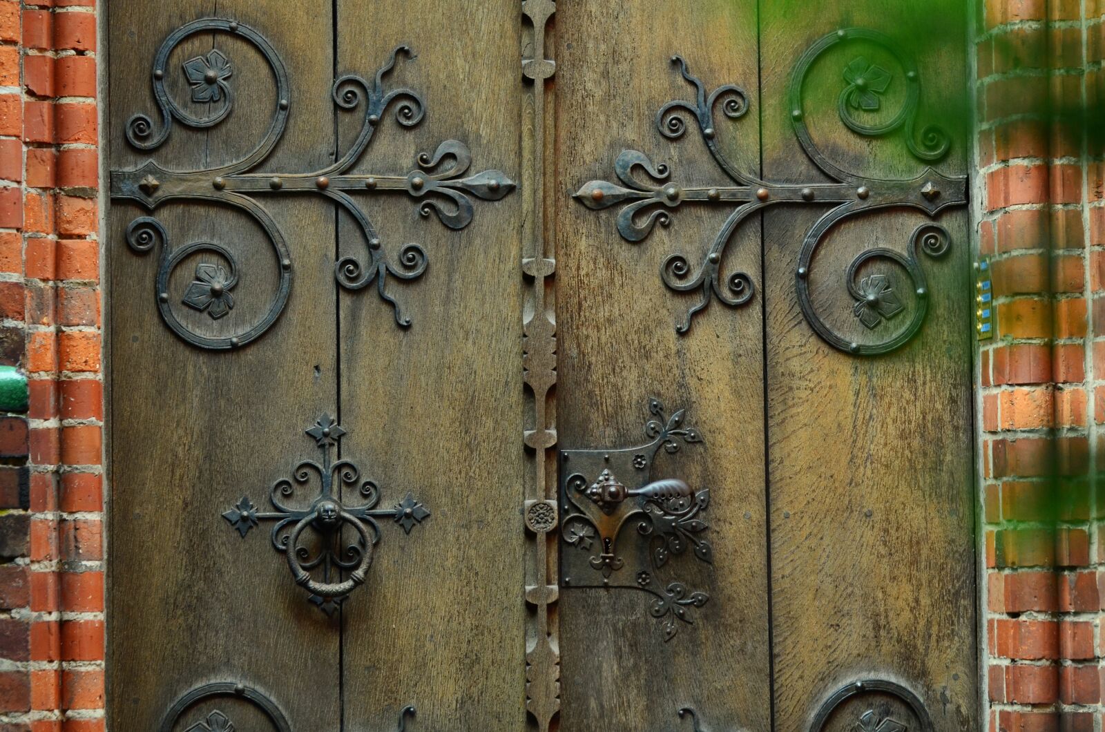 Nikon D5100 sample photo. Door, old door, ironwork photography