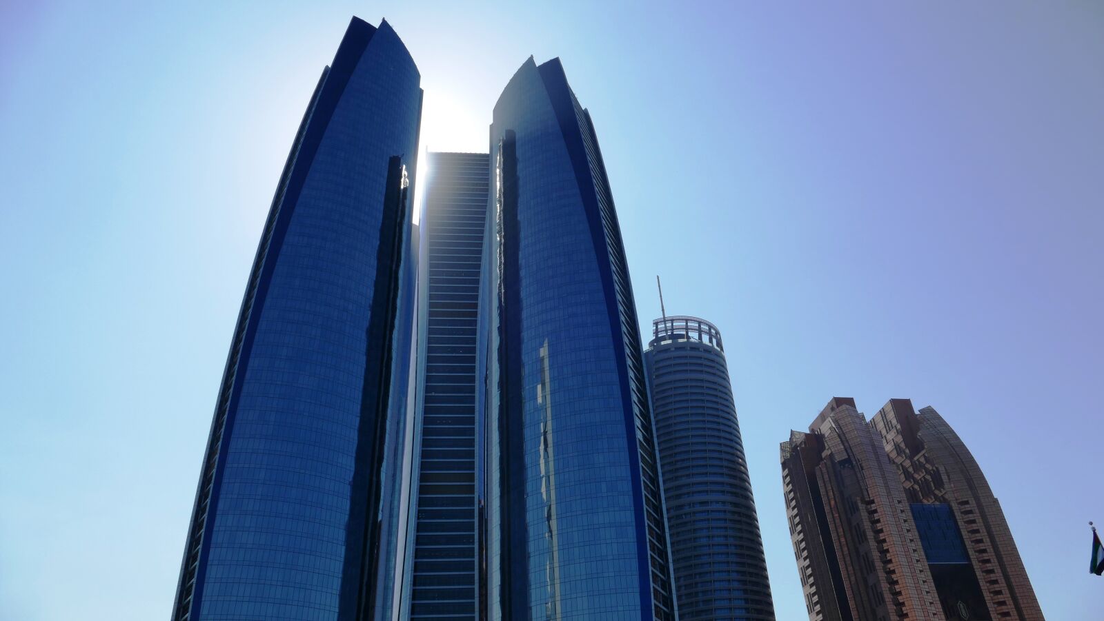 Panasonic Lumix DMC-FZ1000 sample photo. Abu dhabi, skyscraper, building photography