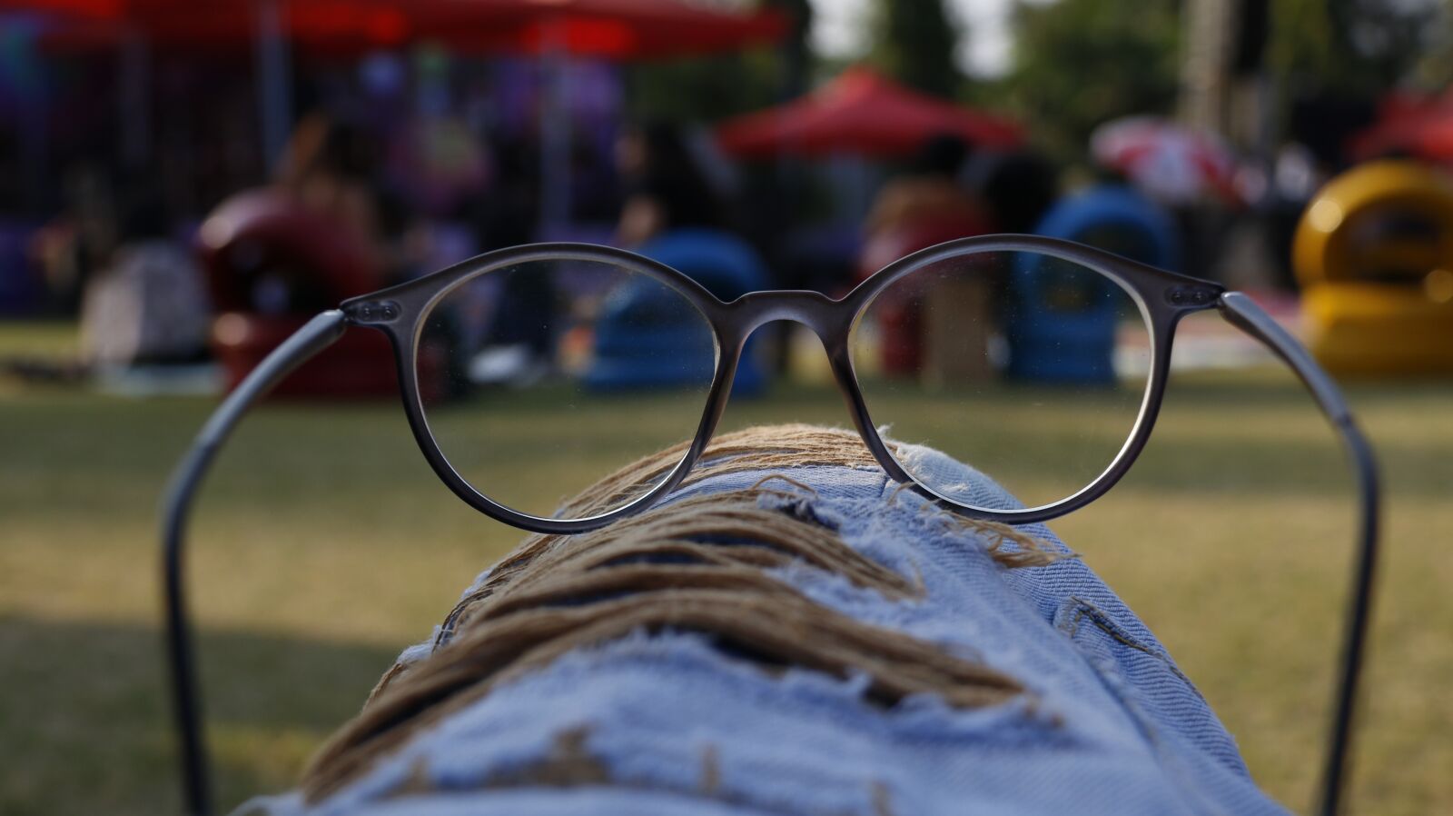 Canon EF-S 18-200mm F3.5-5.6 IS sample photo. Eyes, specs, glasses photography