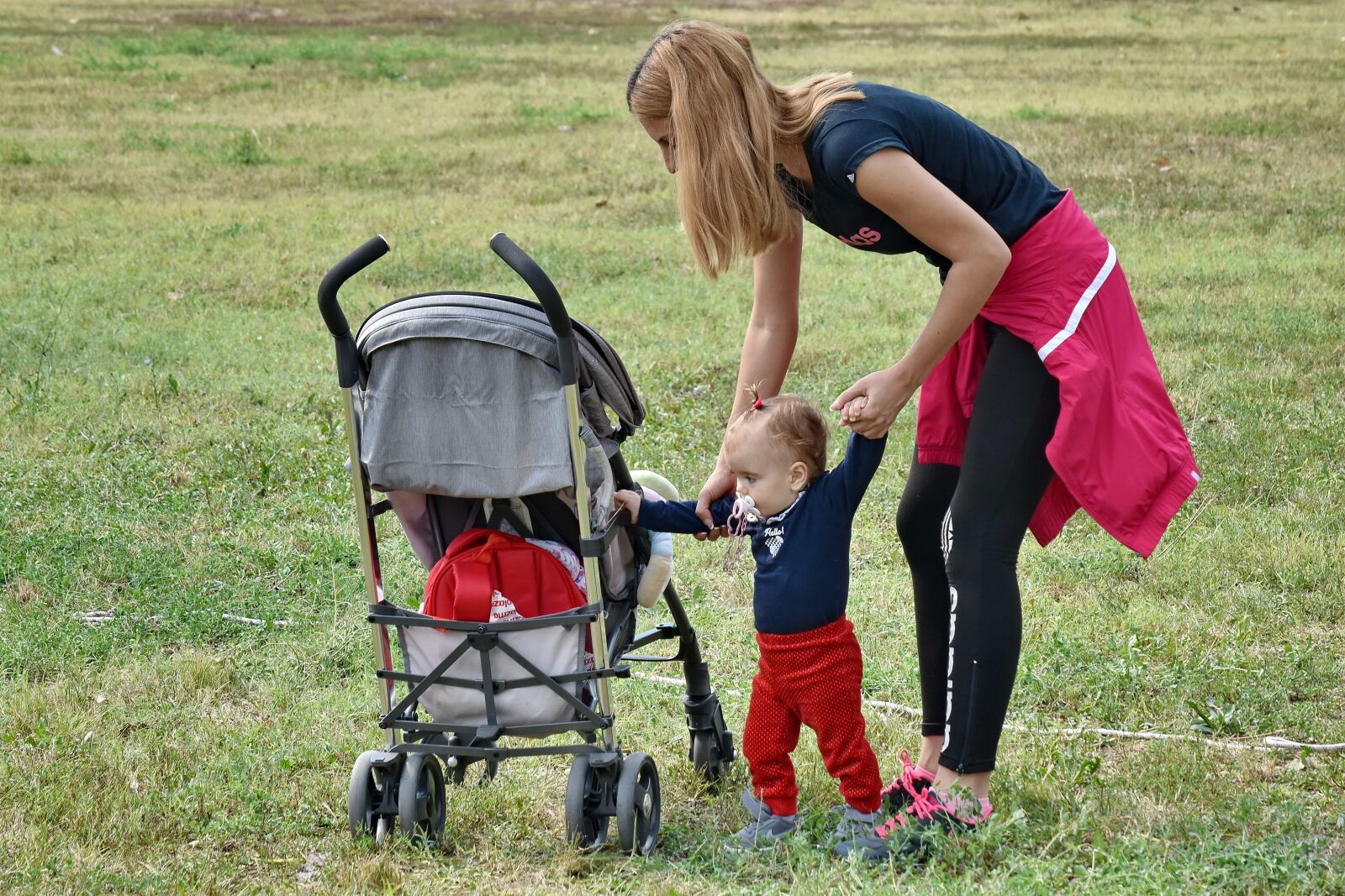 Nikon D5500 sample photo. Baby, child, motherhood, park photography