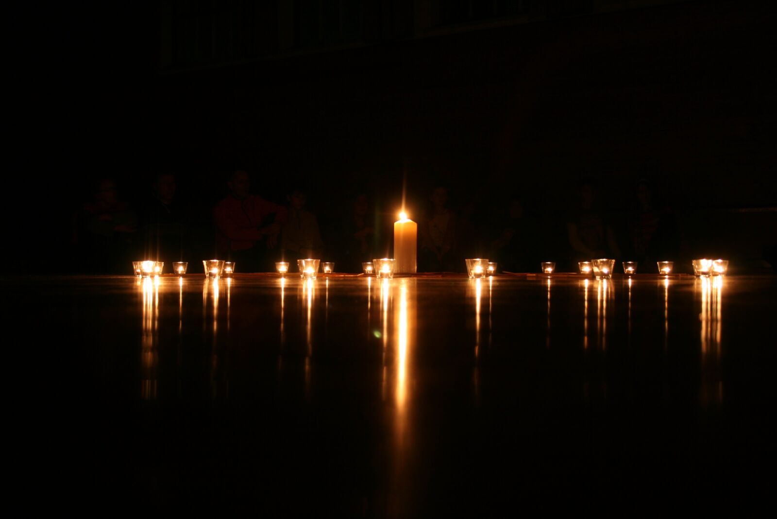 Canon EOS 400D (EOS Digital Rebel XTi / EOS Kiss Digital X) sample photo. Candle, light, dark photography