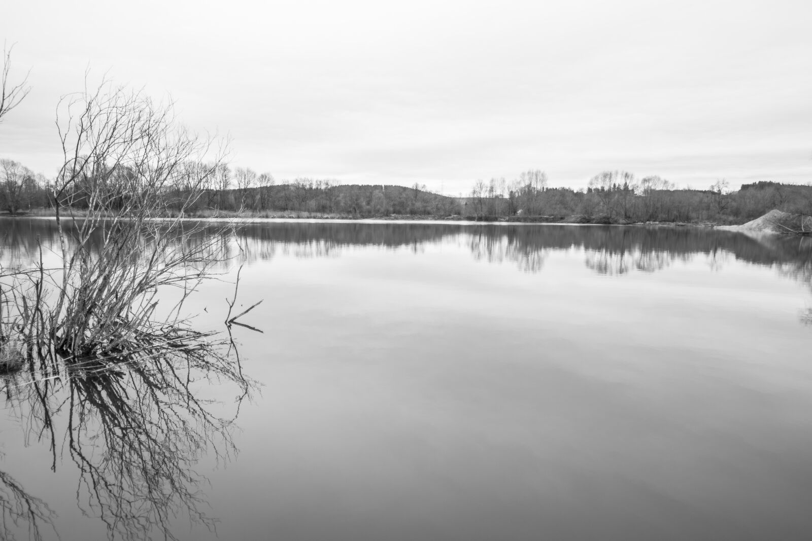 Nikon D5300 sample photo. Black white, monochrome, lake photography