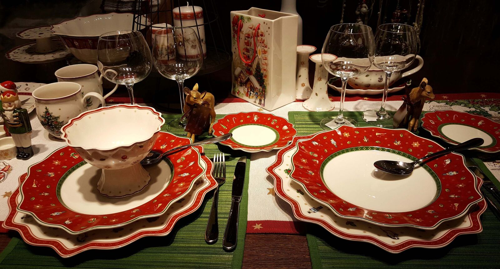Samsung GALAXY S6 edge sample photo. Christmas table, plates, cutlery photography