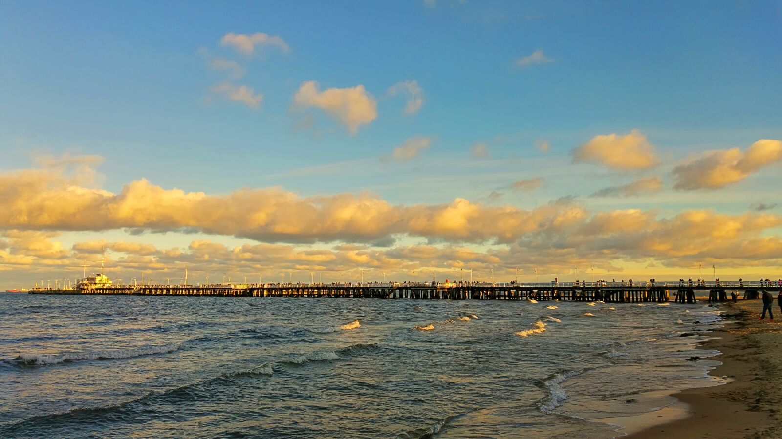 LG G4 sample photo. The pier, golden hour photography