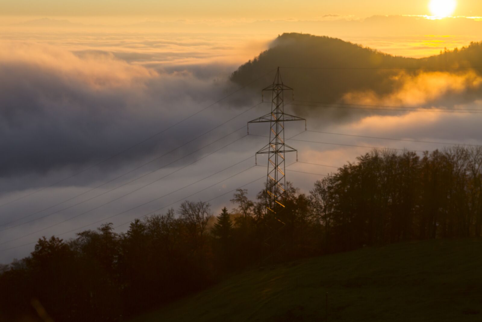 Canon EOS 7D sample photo. Sunrise, fog, mast photography