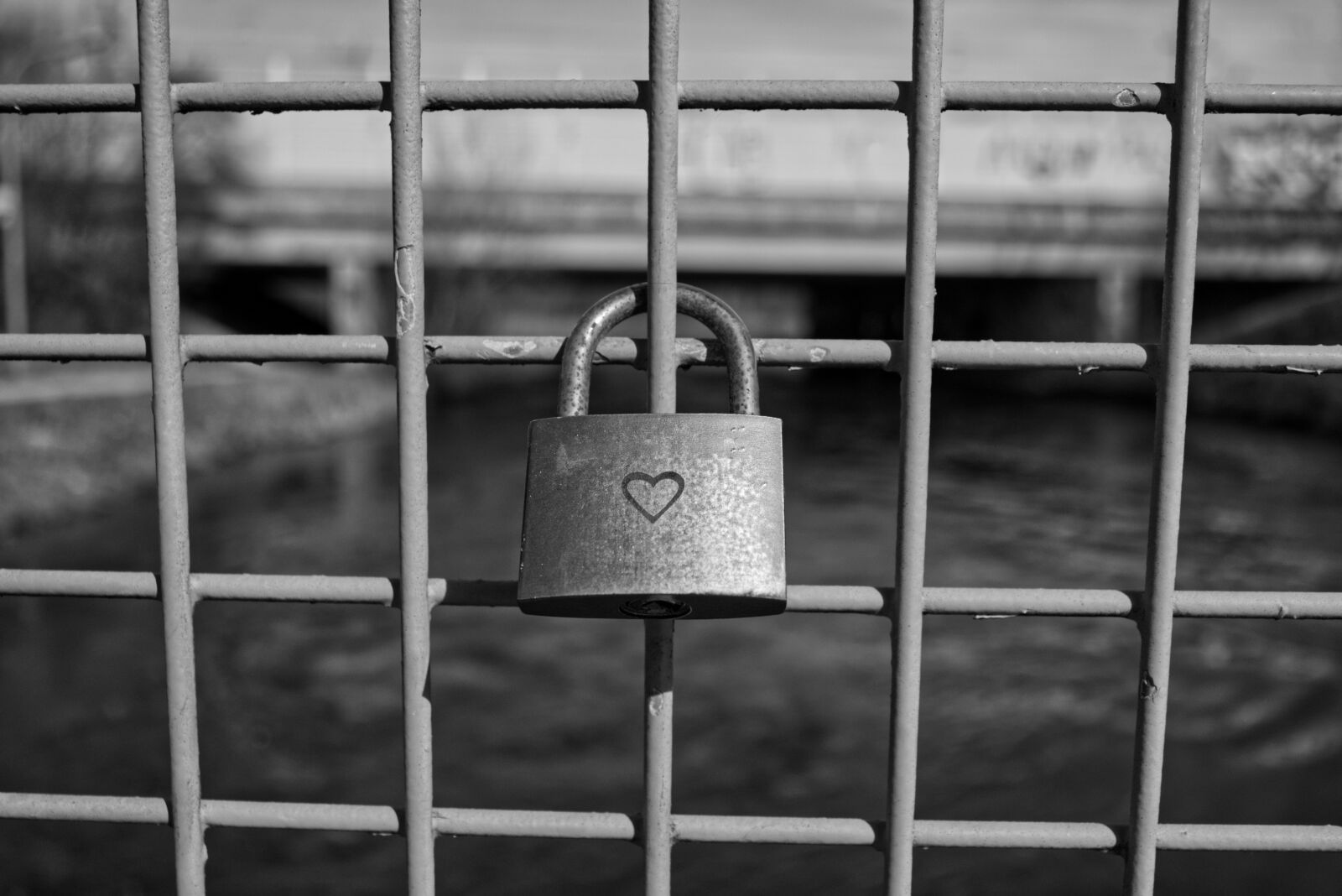Canon EOS 800D (EOS Rebel T7i / EOS Kiss X9i) sample photo. Castle, love, mood photography