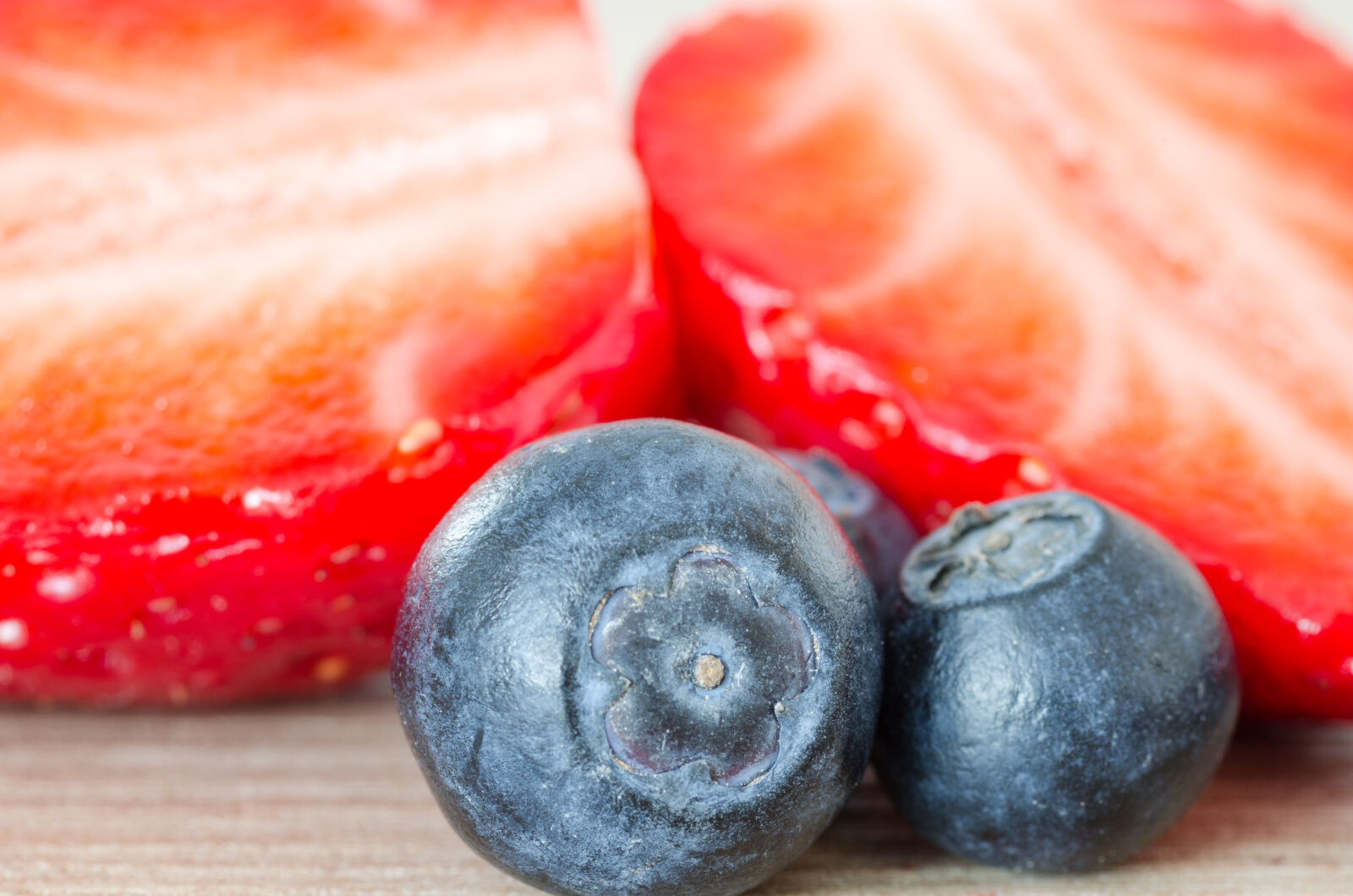 Tamron SP 90mm F2.8 Di VC USD 1:1 Macro sample photo. Antioxidant, background, berries, berry photography