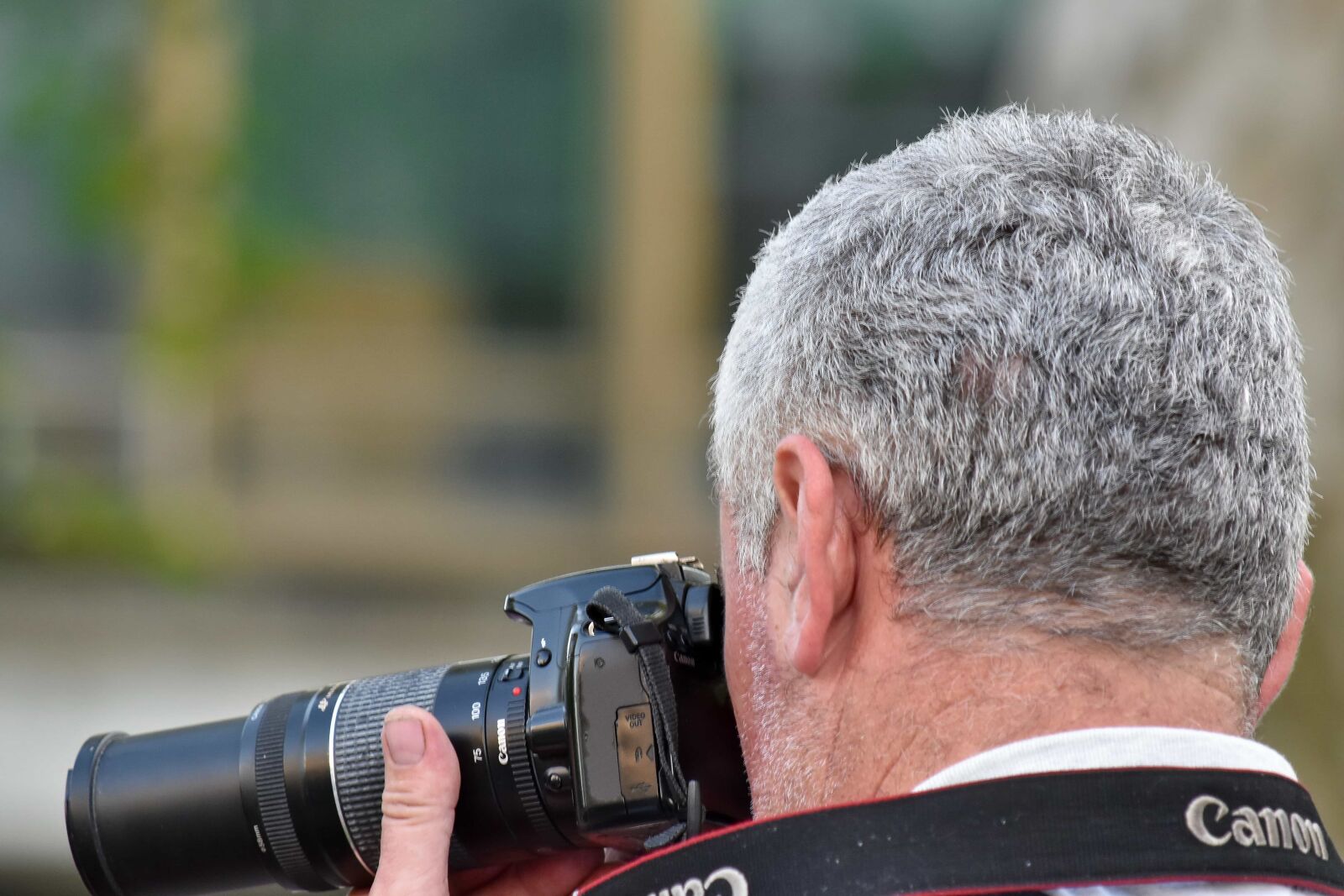 Nikon D5500 sample photo. Paparazzi, photojournalist, portrait, side photography