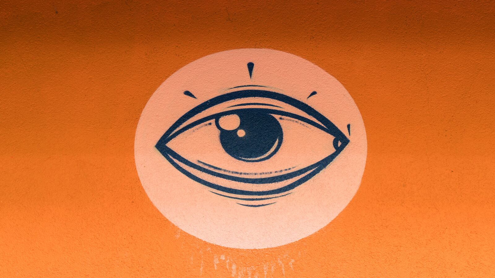 Sony a6500 + Sony Vario-Tessar T* E 16-70mm F4 ZA OSS sample photo. Graffiti, eye, stylized photography
