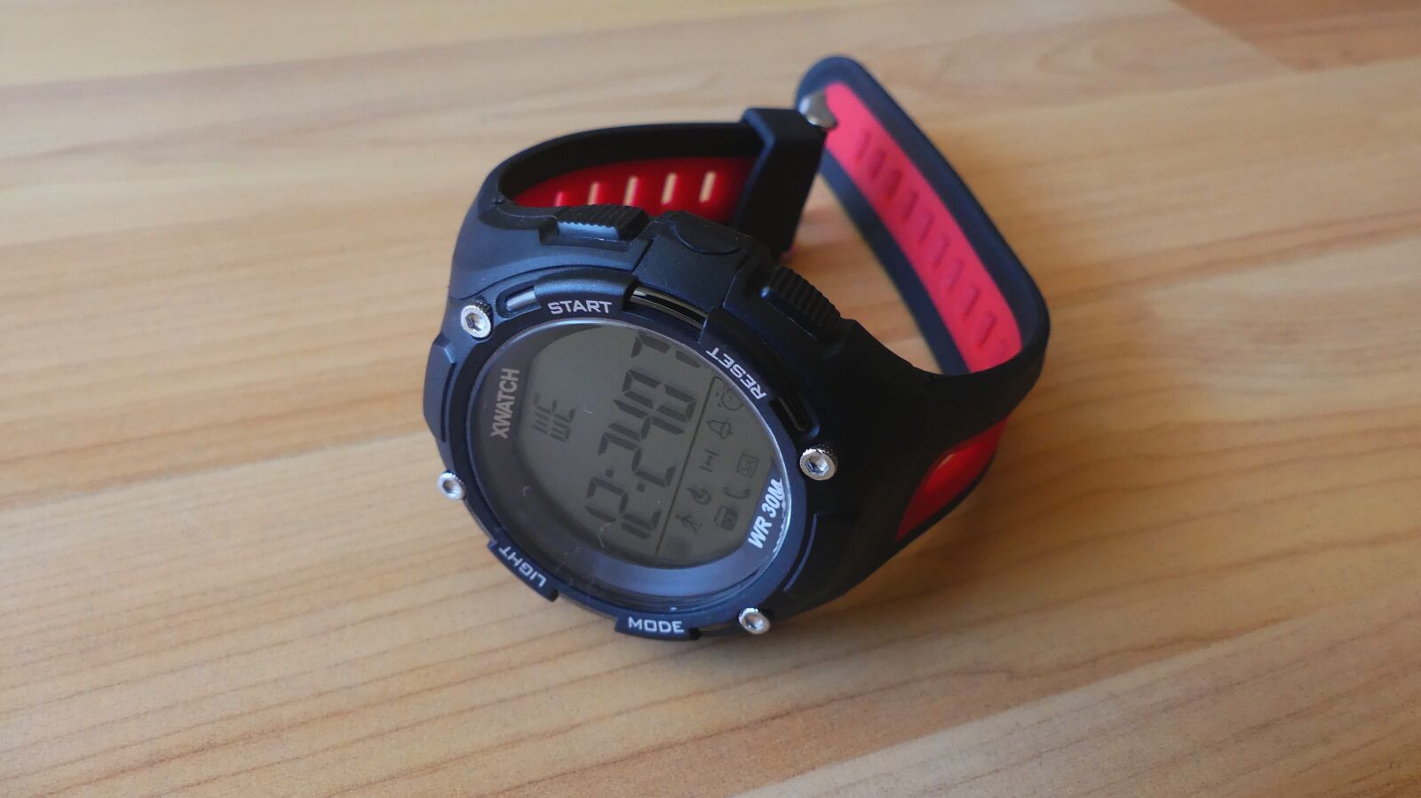 Panasonic Lumix DMC-FZ300 sample photo. Sport watch, calorie counter photography