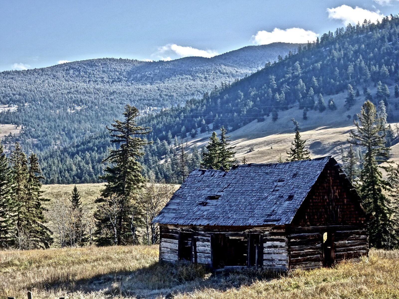 Sony Cyber-shot DSC-HX90V sample photo. Hut, cottage, wilderness photography