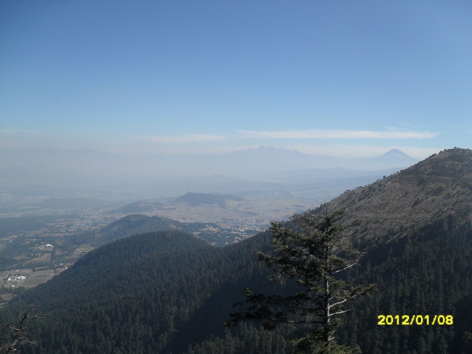 Samsung PL50 / VLUU PL50 /  SL202 sample photo. Mountain, smog, morning photography